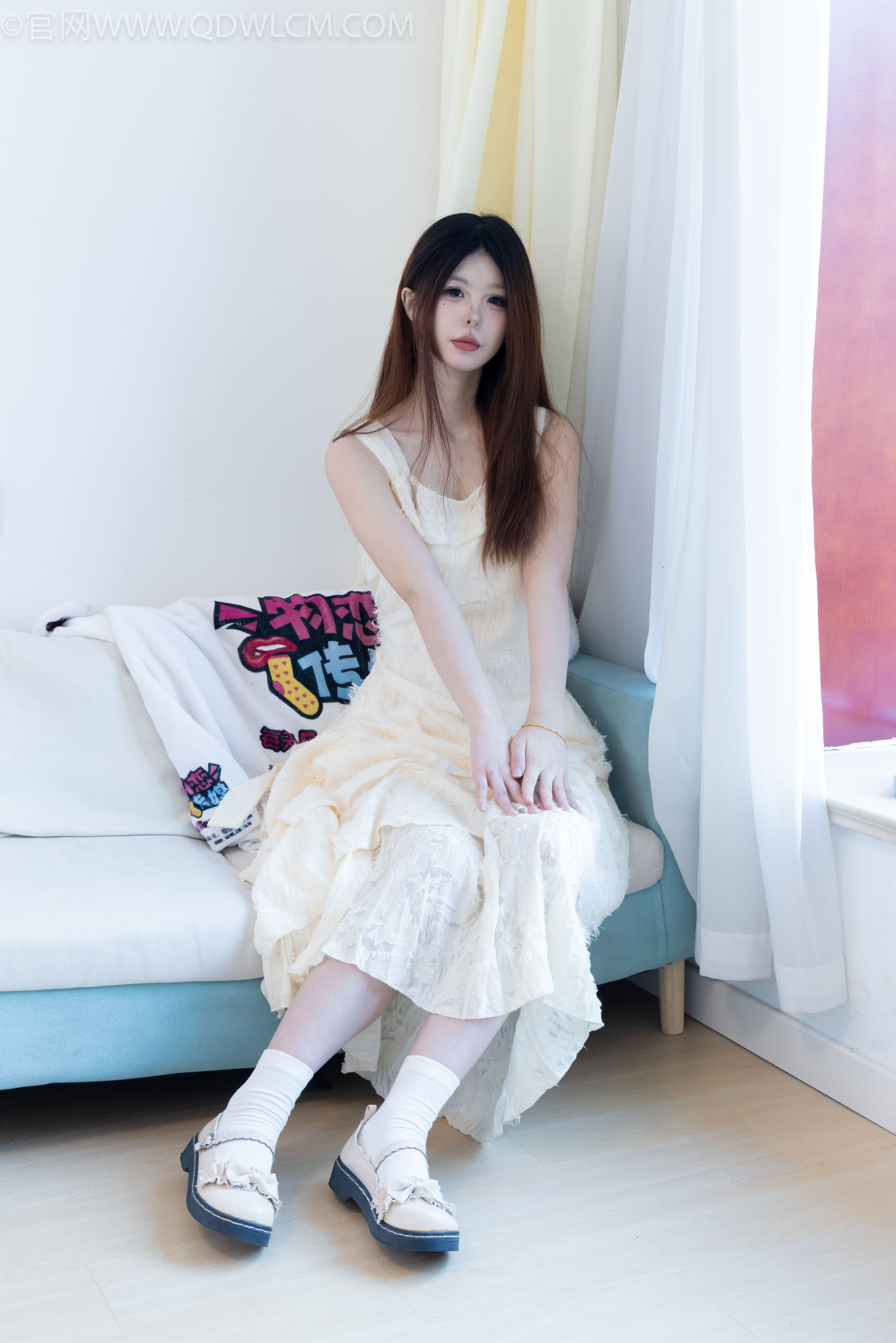 物恋传媒 No.2281 曲奇 - 皮鞋、白棉袜、裸足/(157P)