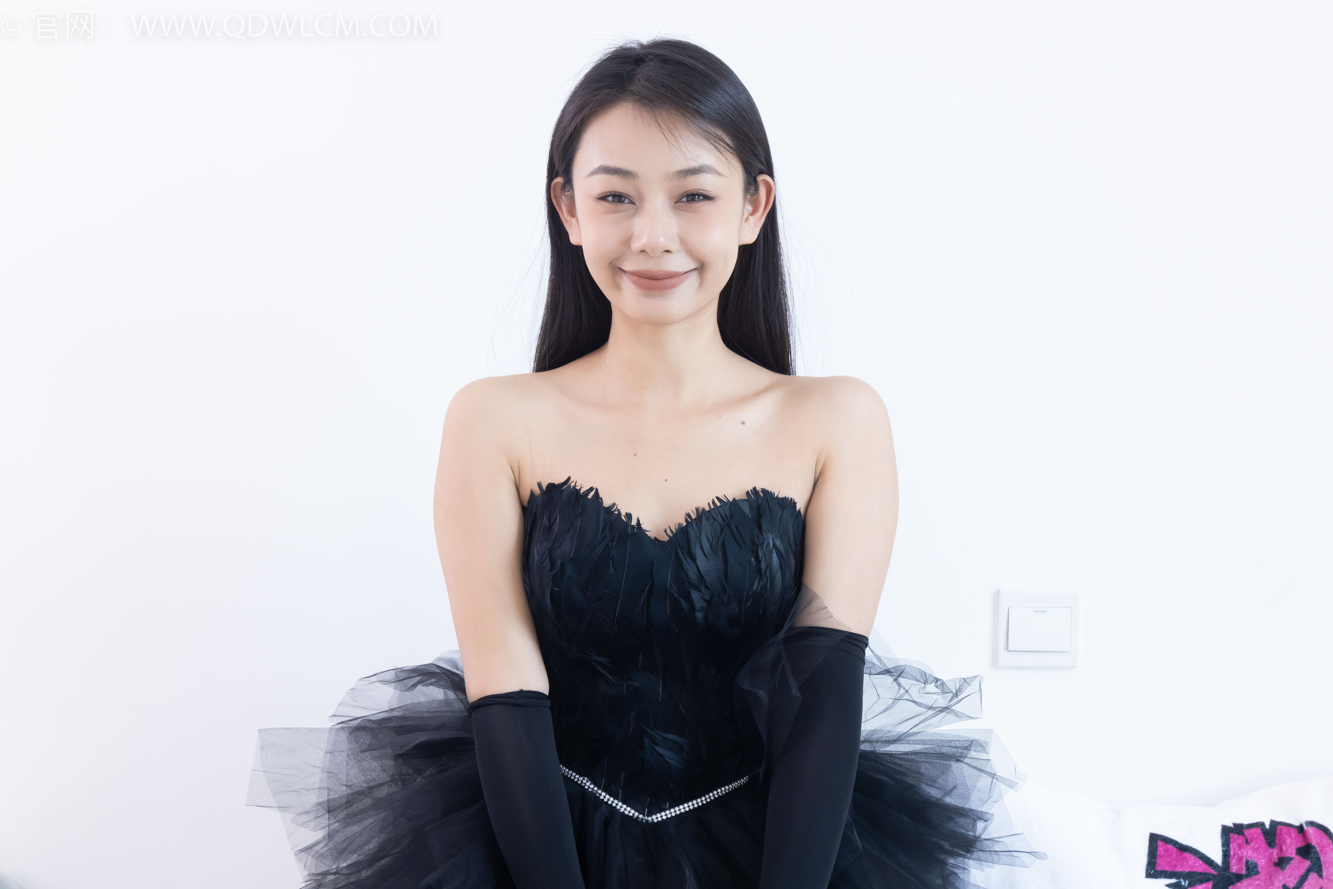 物恋传媒 No.2287 岚岚 - 高跟鞋、黑色网袜、裸足/(220P)