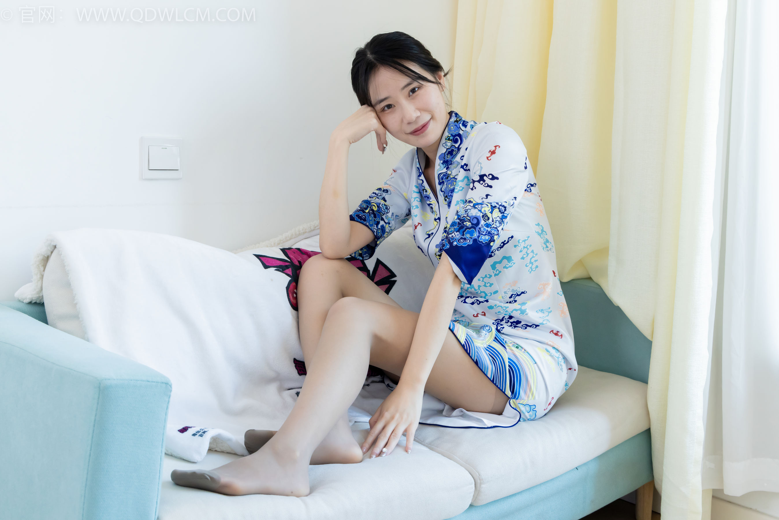 物恋传媒 No.2284 菜菜 - 高跟鞋、薄灰丝、盖被子睡觉剧情/(159P)