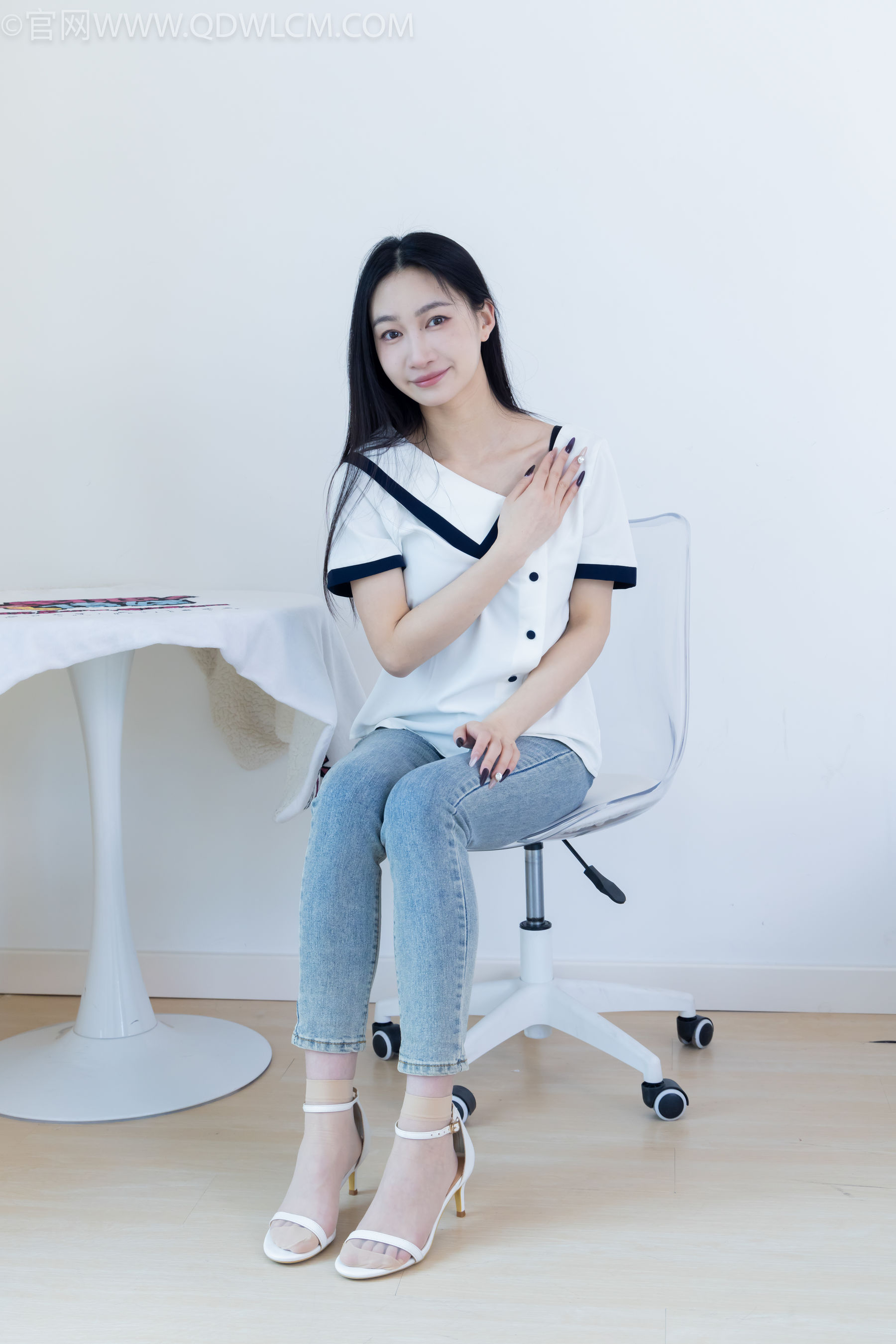 物恋传媒 No.2280 小影 - 高跟凉鞋、短肉丝/(159P)