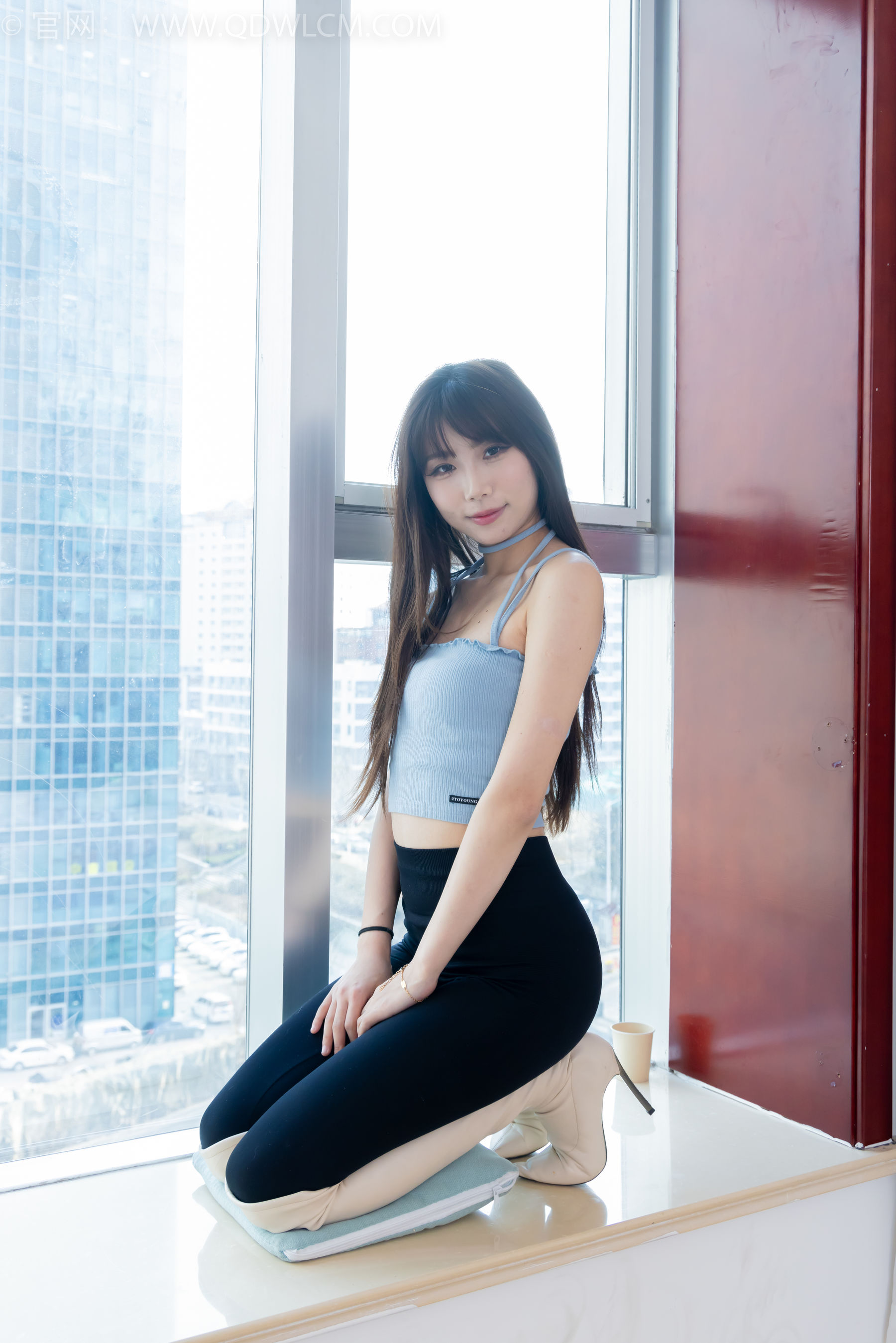 物恋传媒 No.2283 泡泡 - 高跟长靴、卡通白棉袜、裸足/(180P)