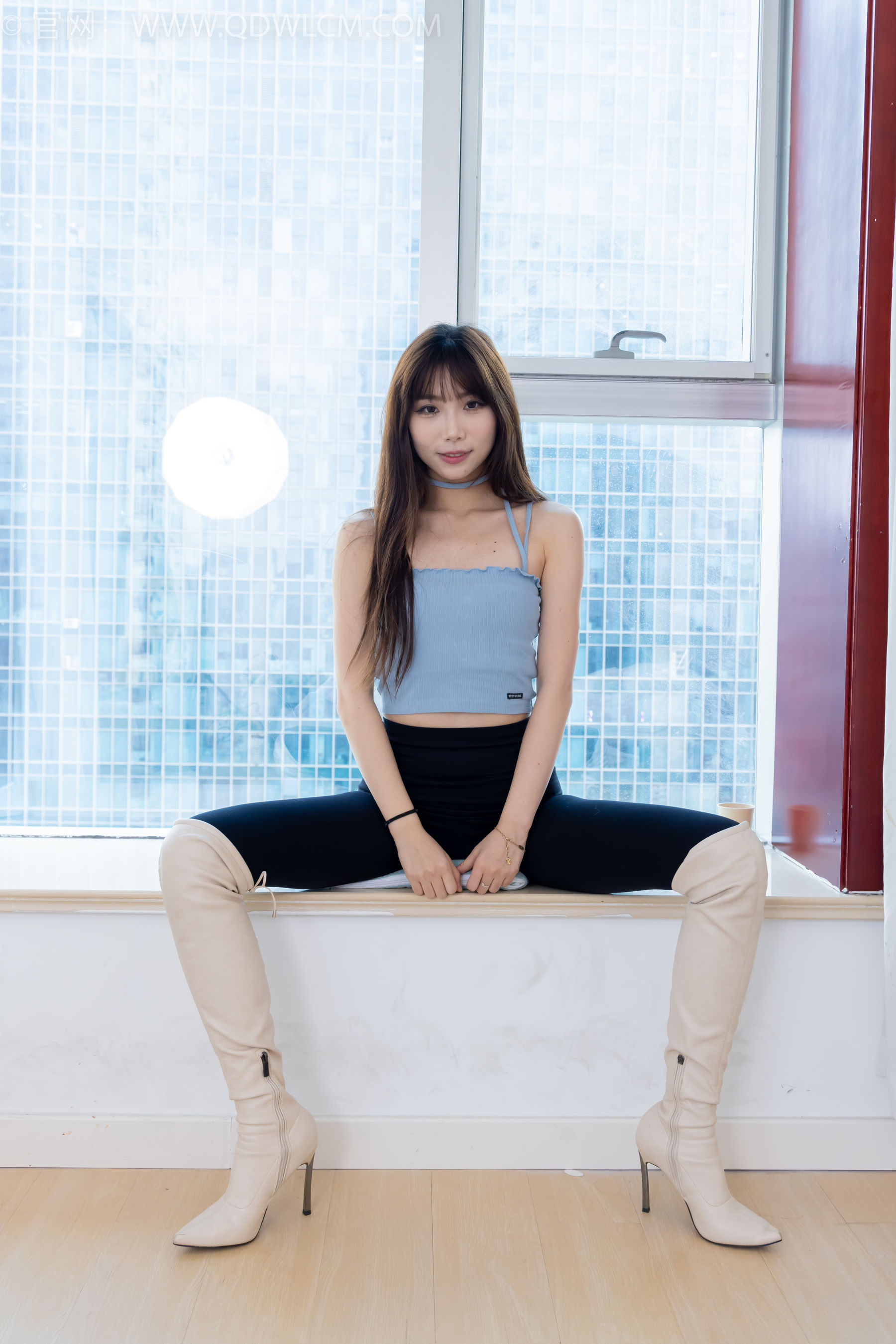 物恋传媒 No.2283 泡泡 - 高跟长靴、卡通白棉袜、裸足/(180P)