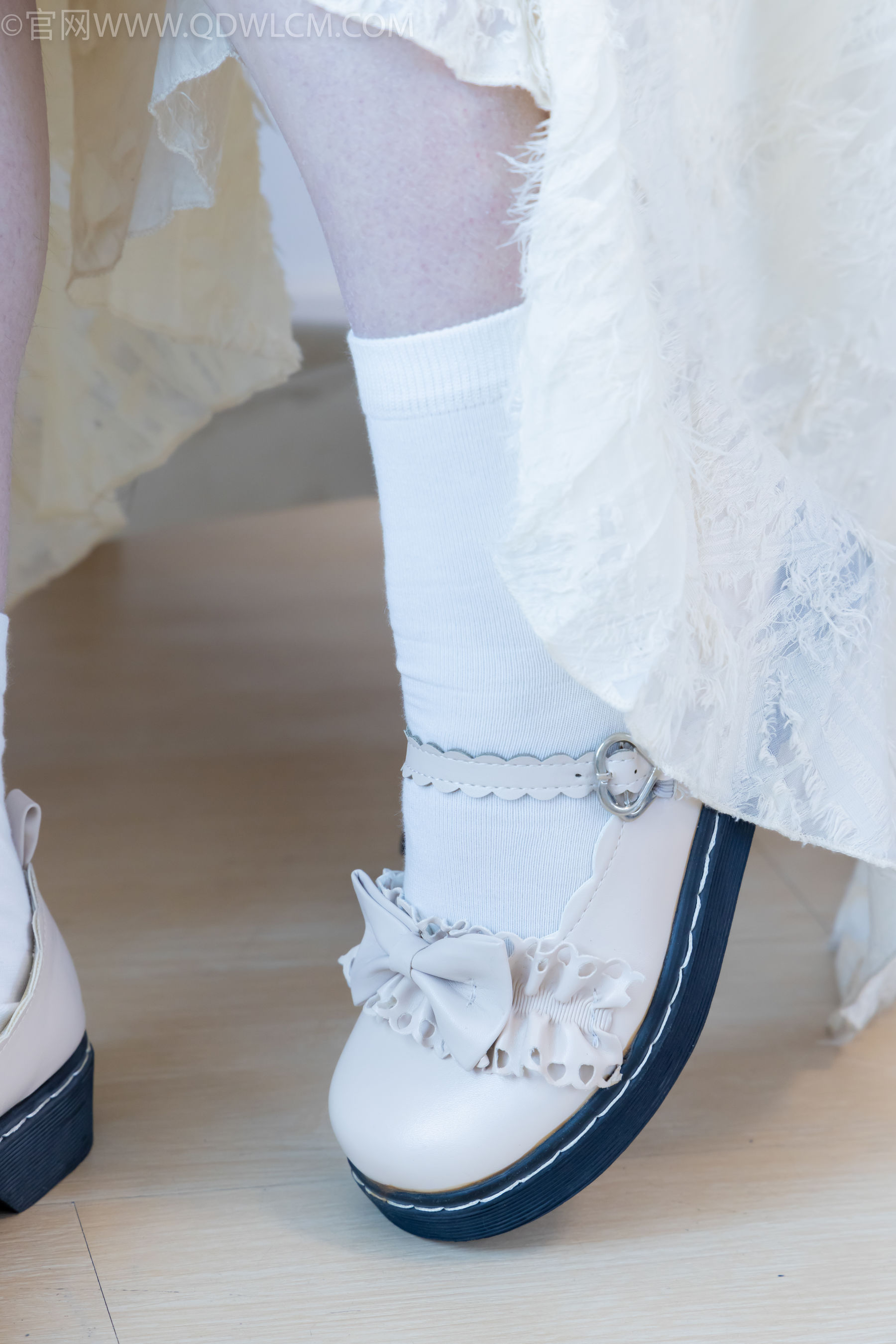 物恋传媒 No.2281 曲奇 - 皮鞋、白棉袜、裸足/(157P)