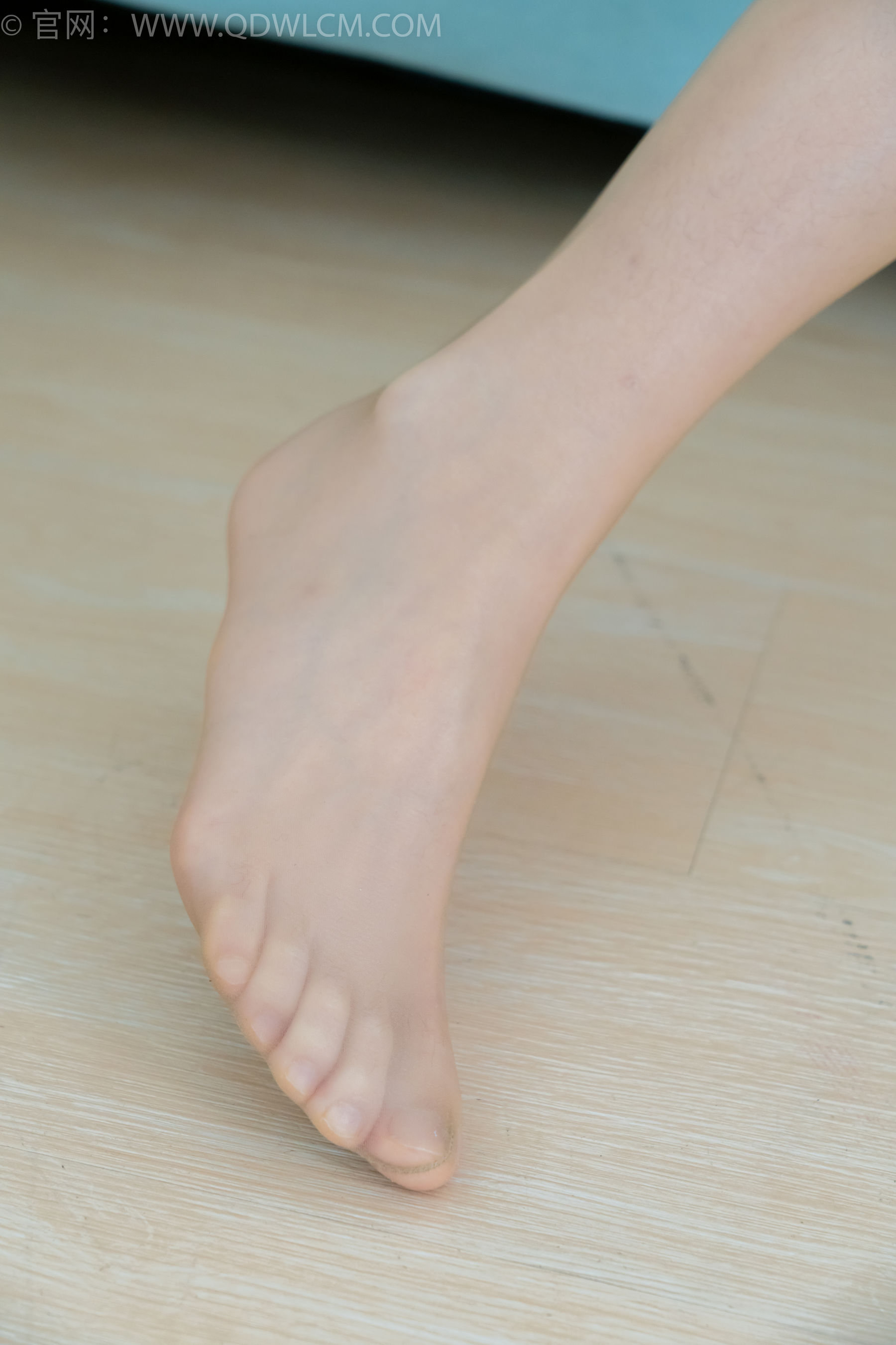 物恋传媒 No.2288 菜菜 - 高跟凉鞋、平底鞋、厚肉丝、油亮薄肉丝/(200P)