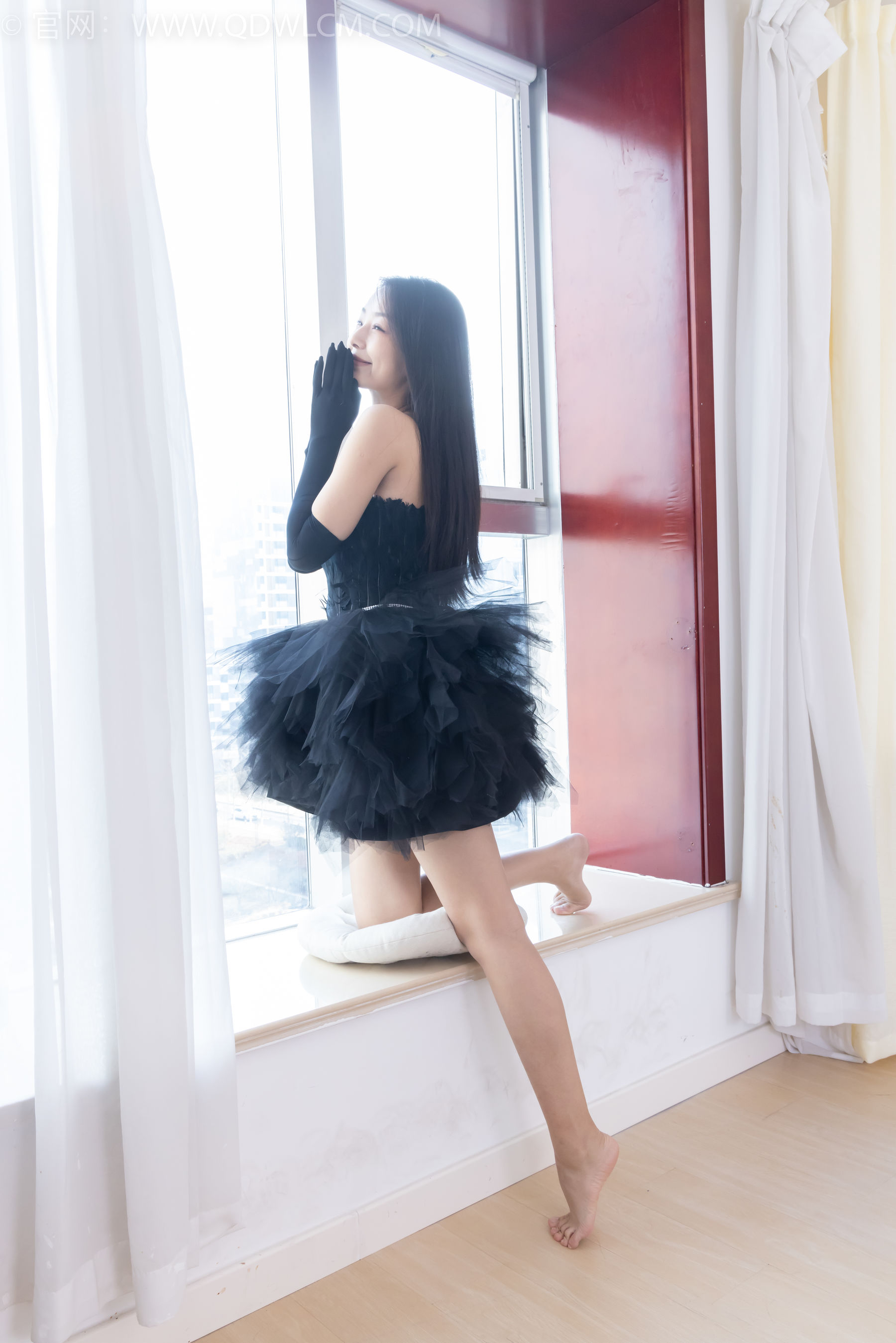 物恋传媒 No.2287 岚岚 - 高跟鞋、黑色网袜、裸足/(220P)