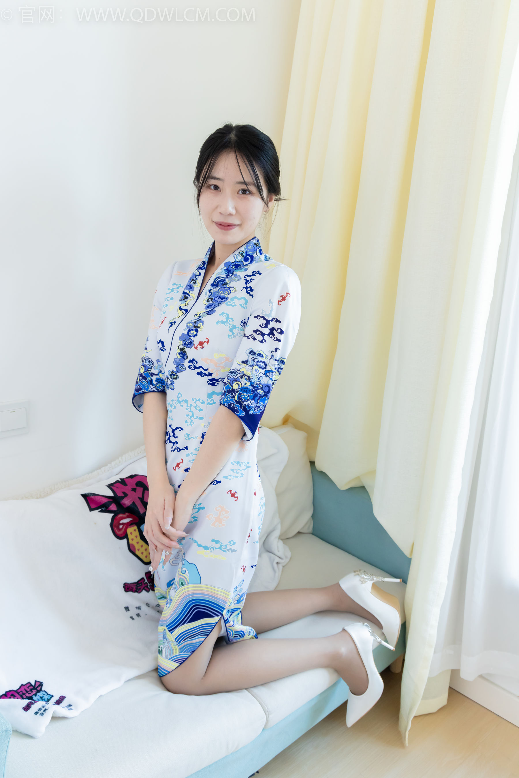 物恋传媒 No.2284 菜菜 - 高跟鞋、薄灰丝、盖被子睡觉剧情/(159P)