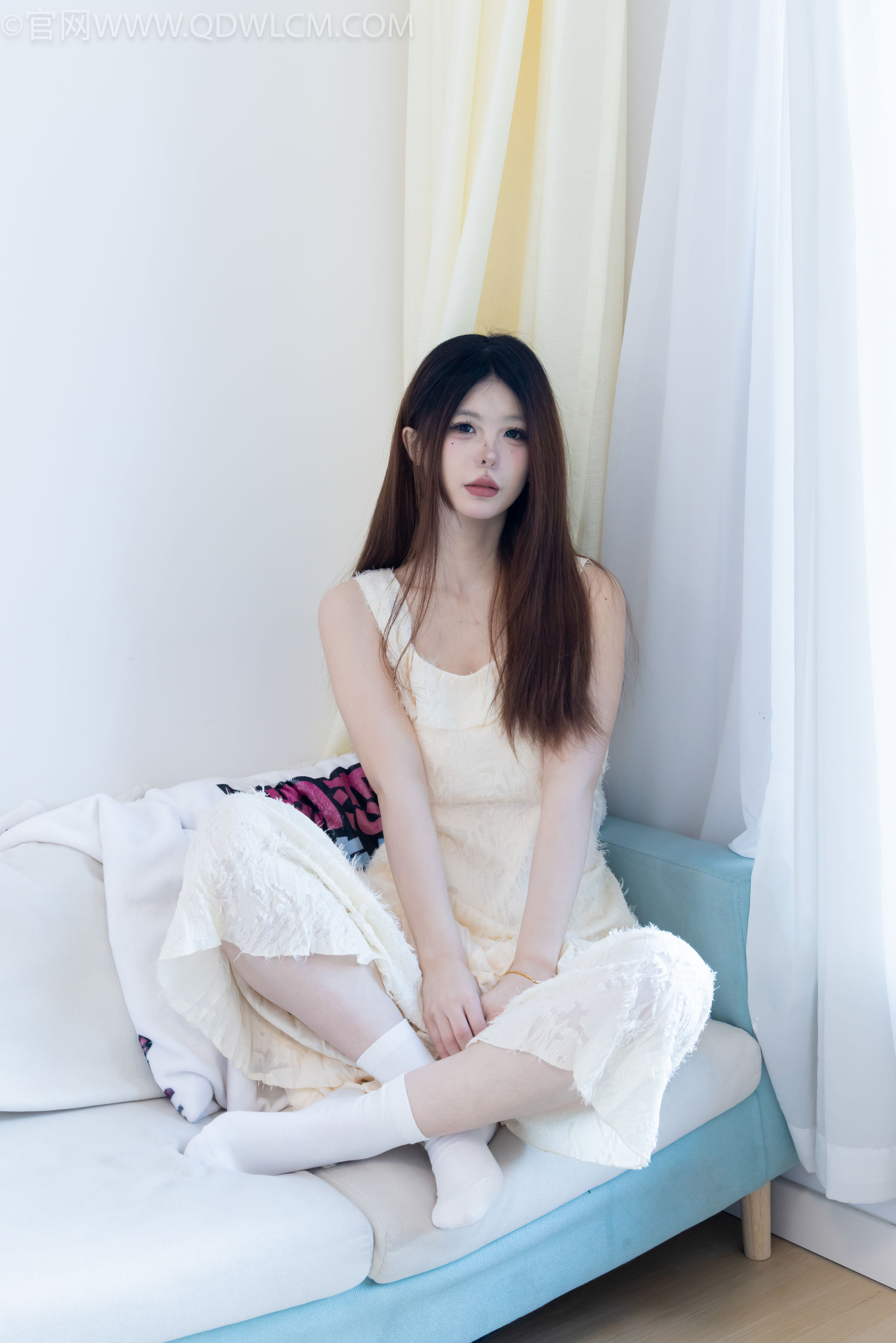 物恋传媒 No.2281 曲奇 - 皮鞋、白棉袜、裸足/(157P)