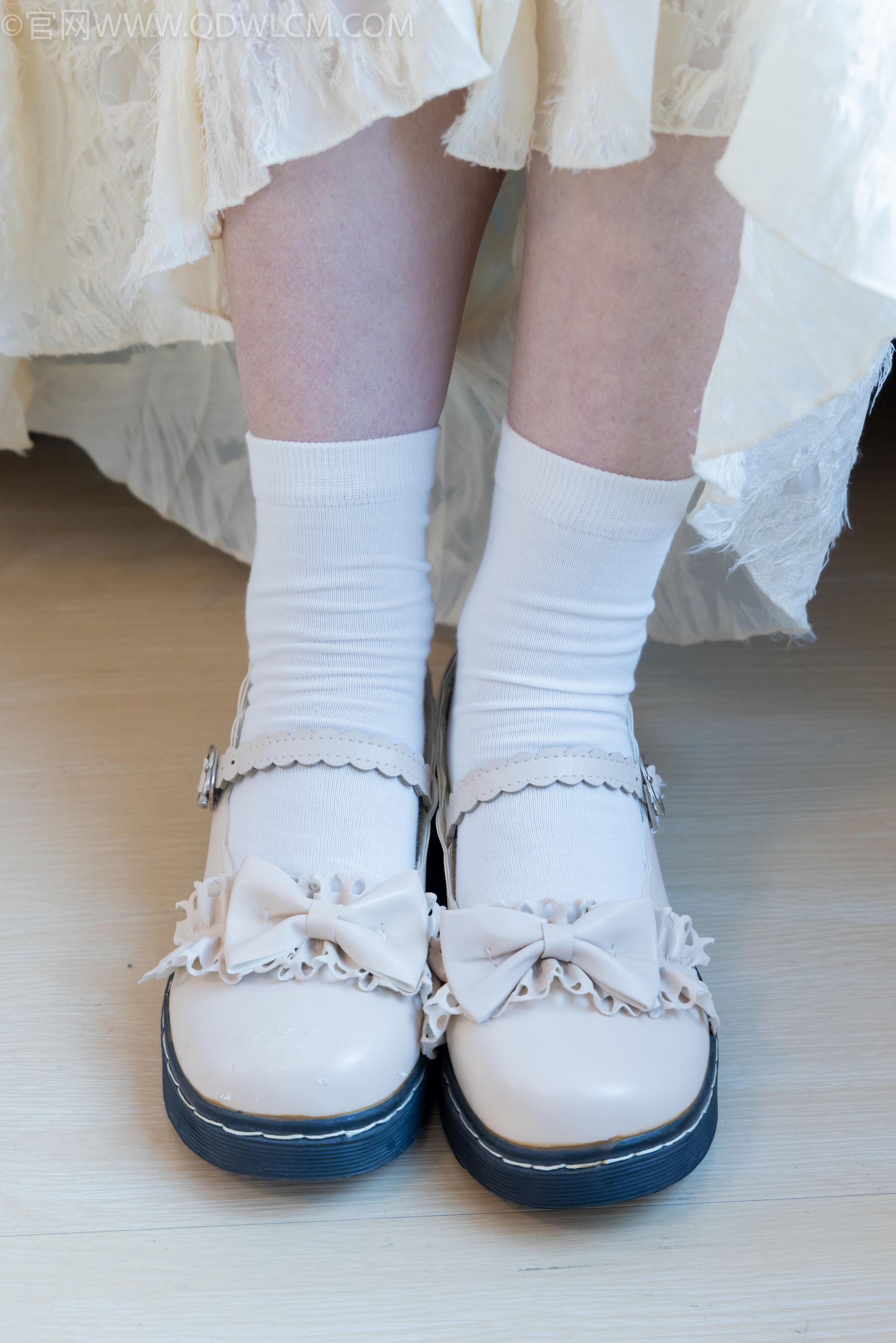 物恋传媒 No.2281 曲奇 - 皮鞋、白棉袜、裸足/(157P)