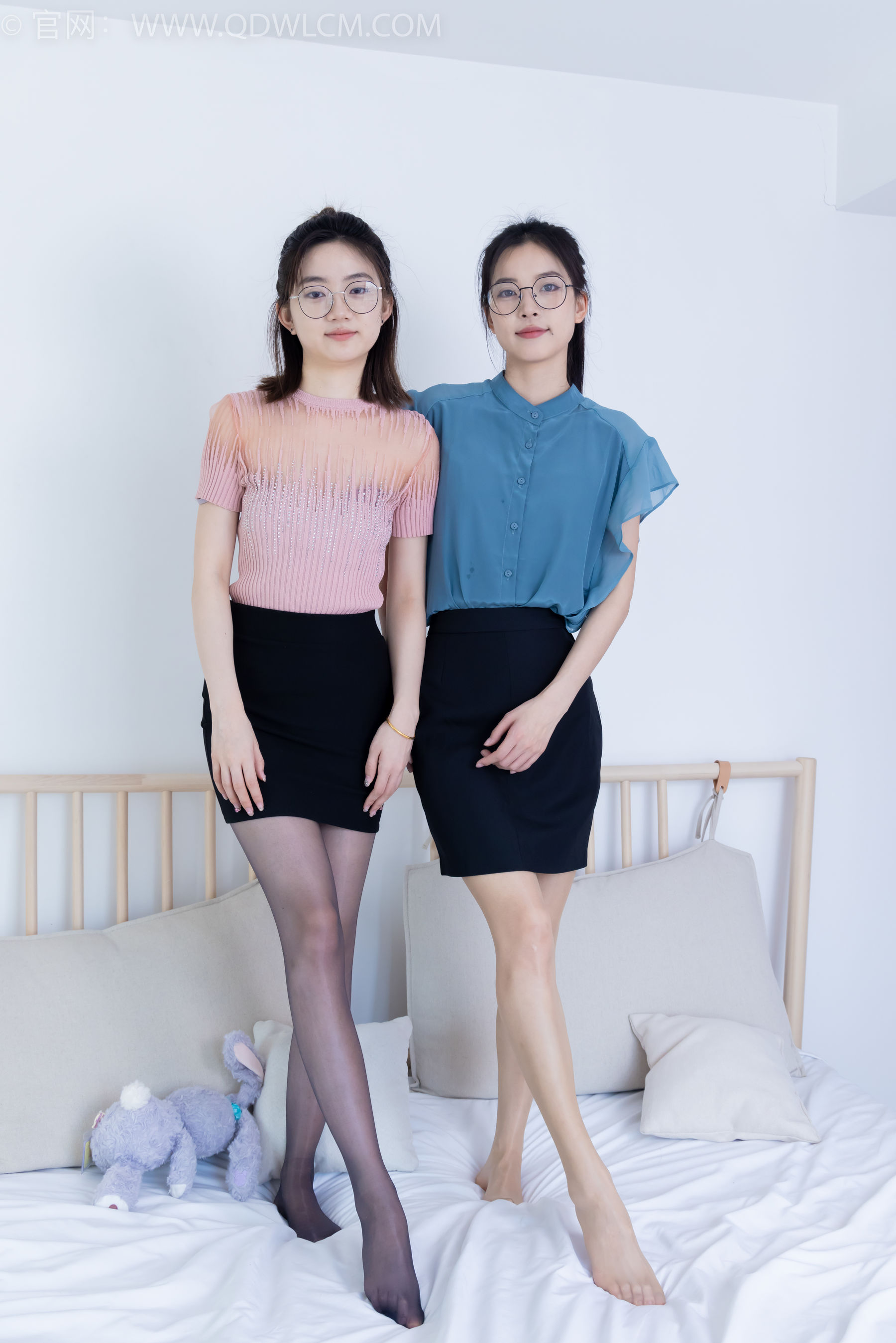 物恋传媒 No.2285 茯苓&欢欢 - 高跟鞋、高跟凉鞋、油亮薄肉丝/(168P)