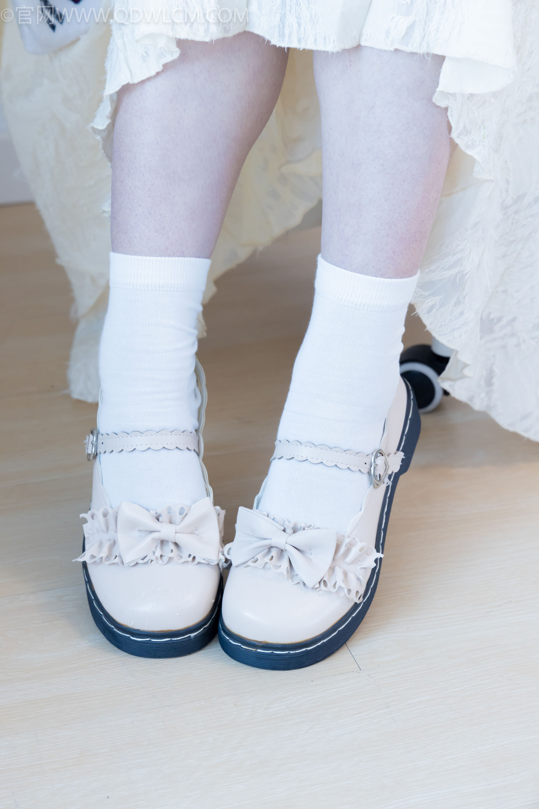 物恋传媒 No.2281 曲奇 - 皮鞋、白棉袜、裸足/(157P)