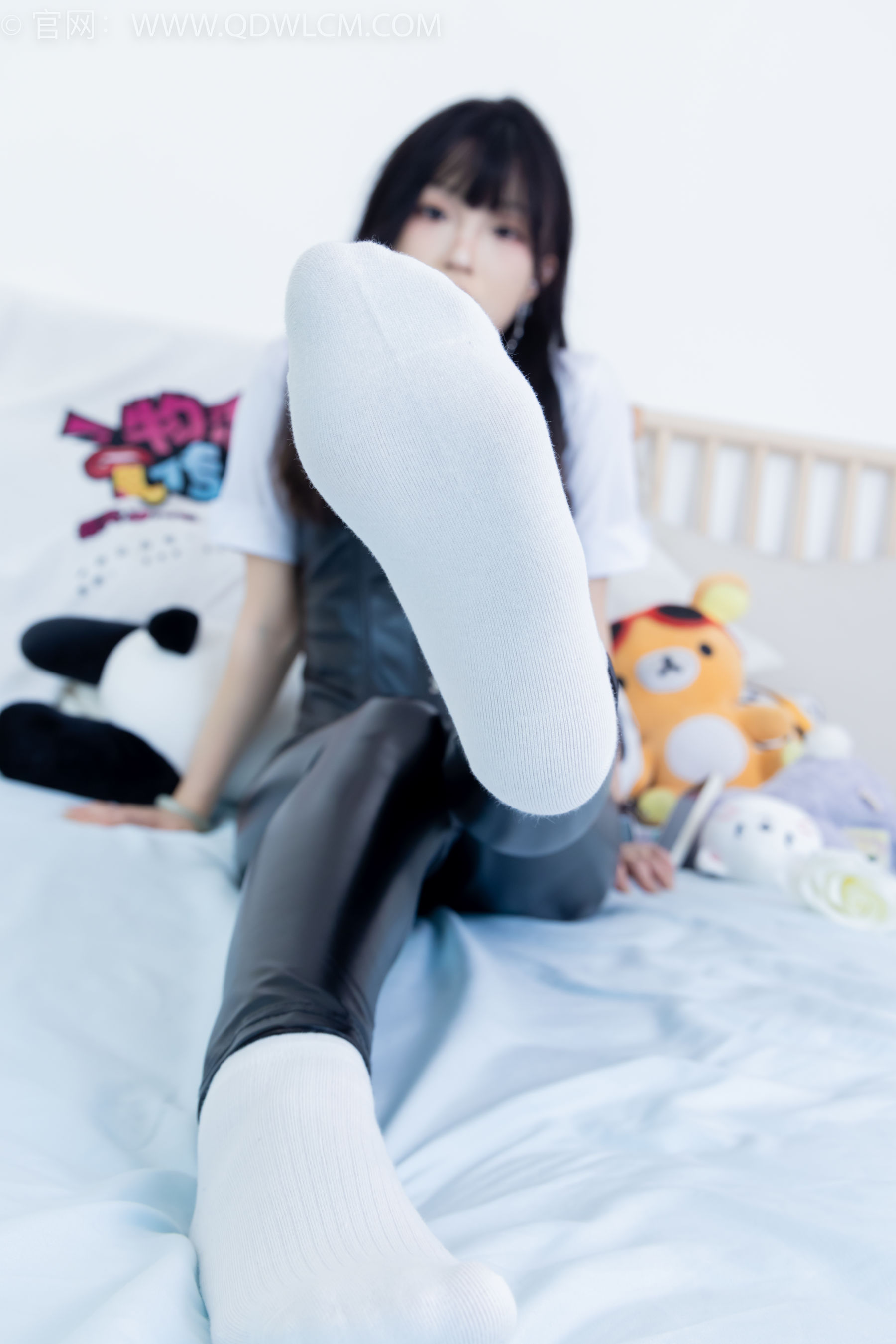 物恋传媒 No.2289 嘟嘟 - 长靴、高跟凉鞋、白棉袜、裸足/(200P)