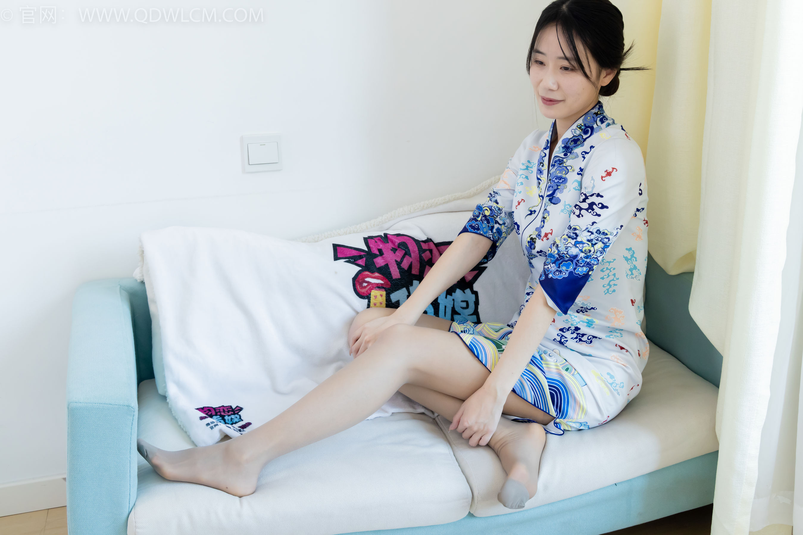 物恋传媒 No.2284 菜菜 - 高跟鞋、薄灰丝、盖被子睡觉剧情/(159P)