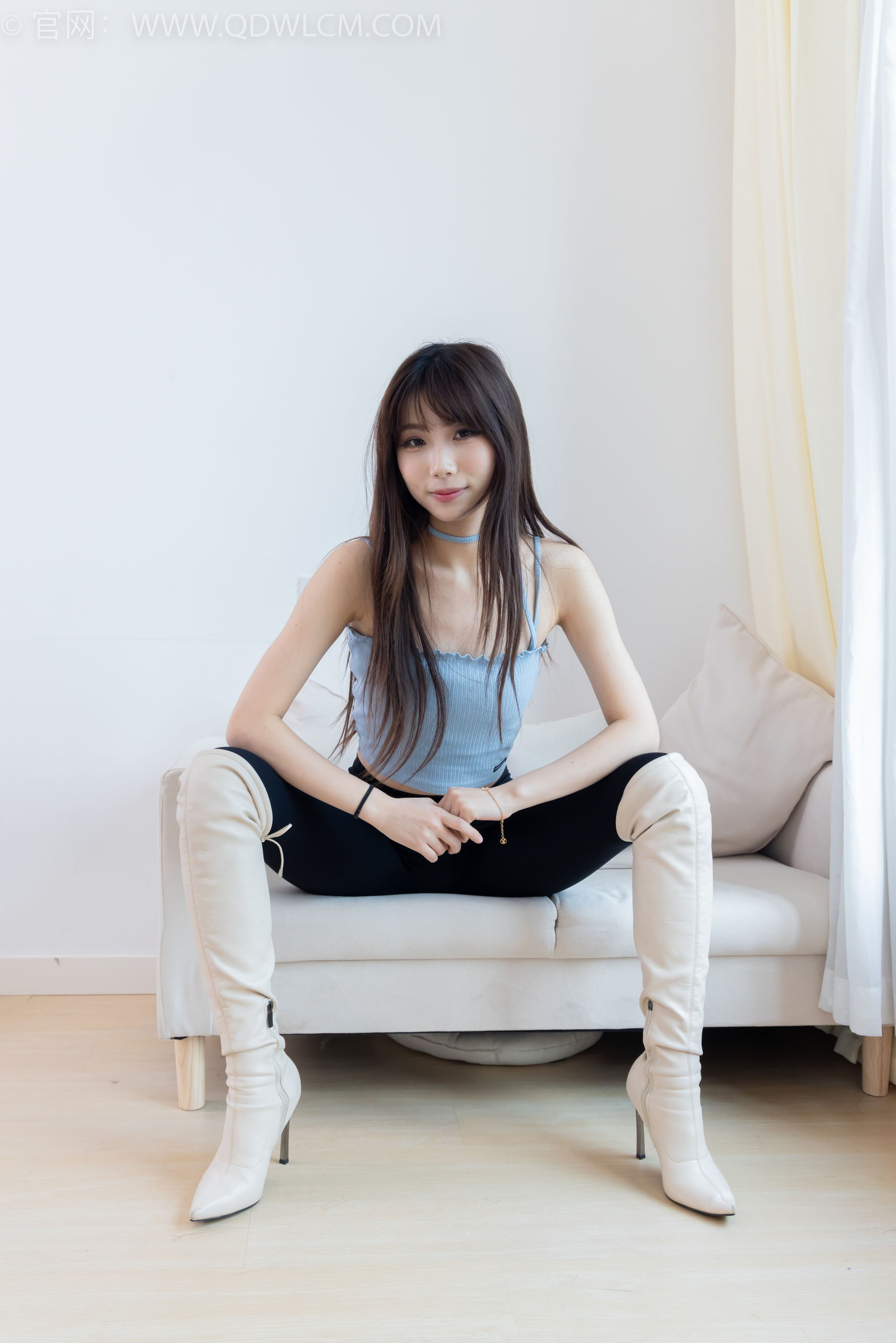 物恋传媒 No.2283 泡泡 - 高跟长靴、卡通白棉袜、裸足/(180P)