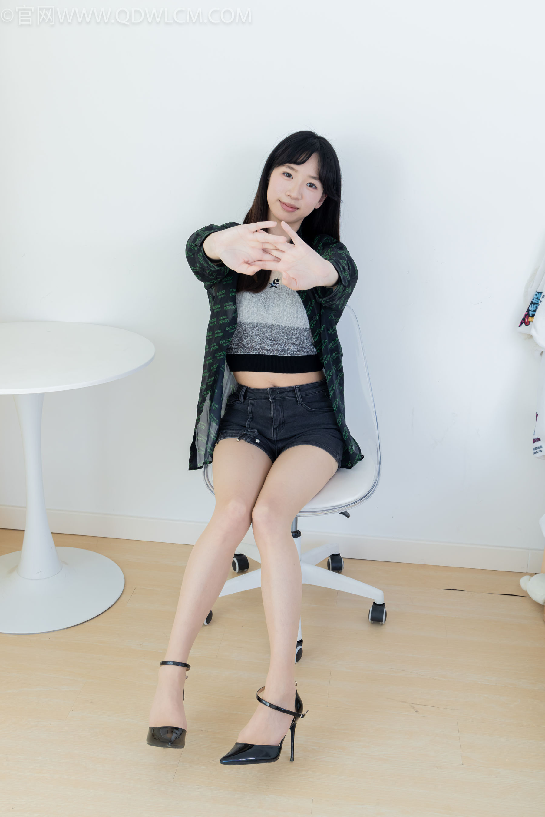 物恋传媒 No.2282 小左 - 高跟鞋、薄肉丝/(150P)