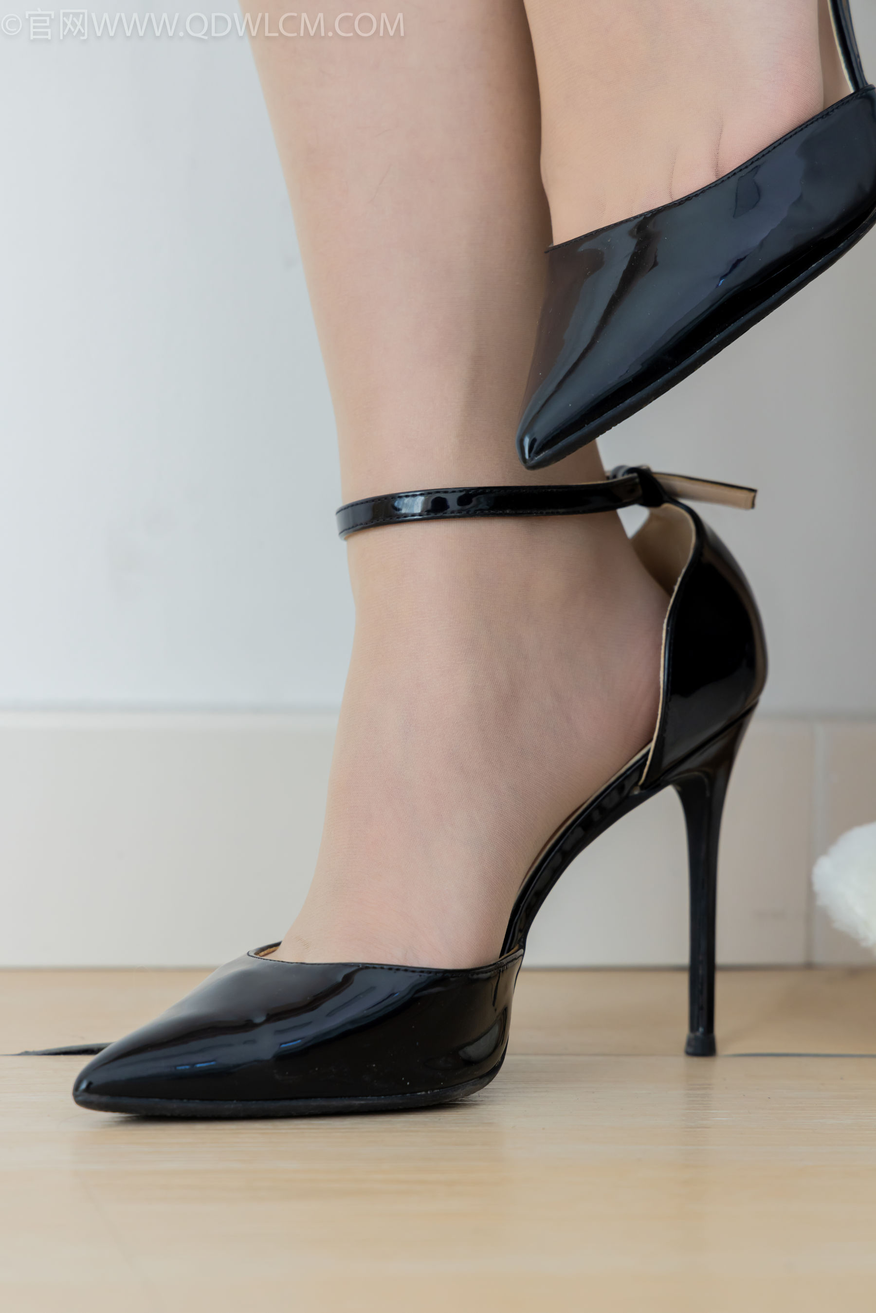 物恋传媒 No.2282 小左 - 高跟鞋、薄肉丝/(150P)