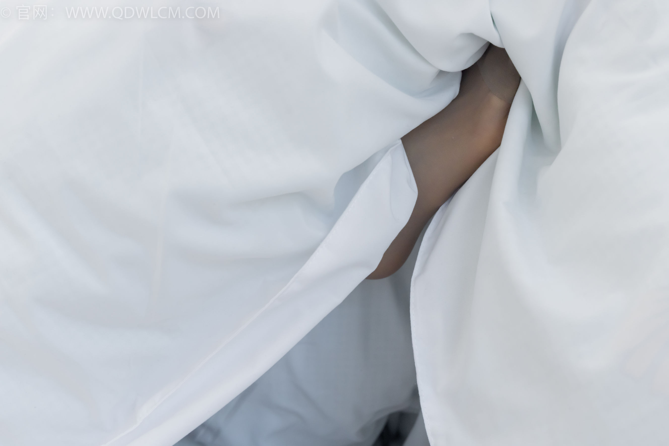 物恋传媒 No.2284 菜菜 - 高跟鞋、薄灰丝、盖被子睡觉剧情/(159P)