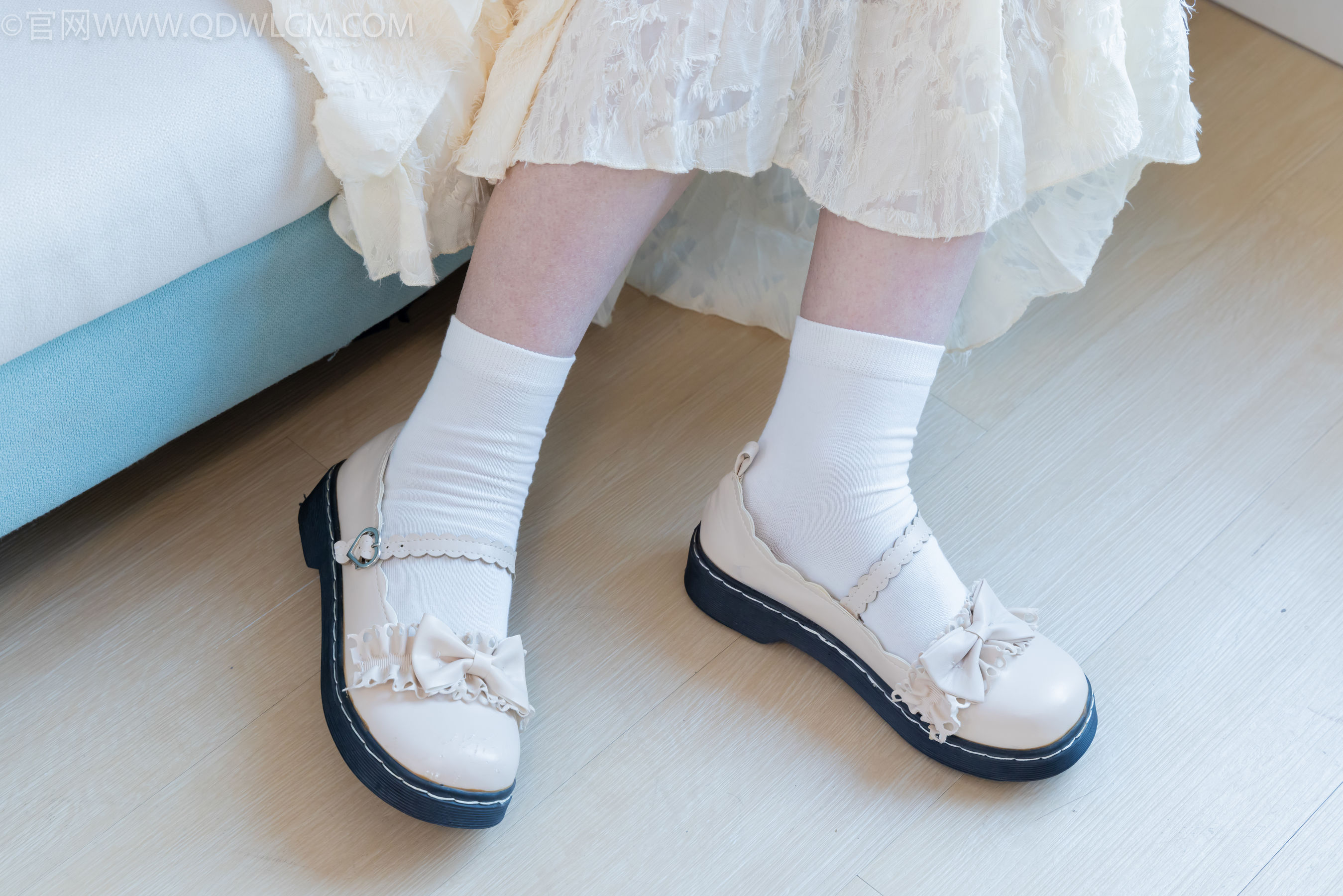 物恋传媒 No.2281 曲奇 - 皮鞋、白棉袜、裸足/(157P)