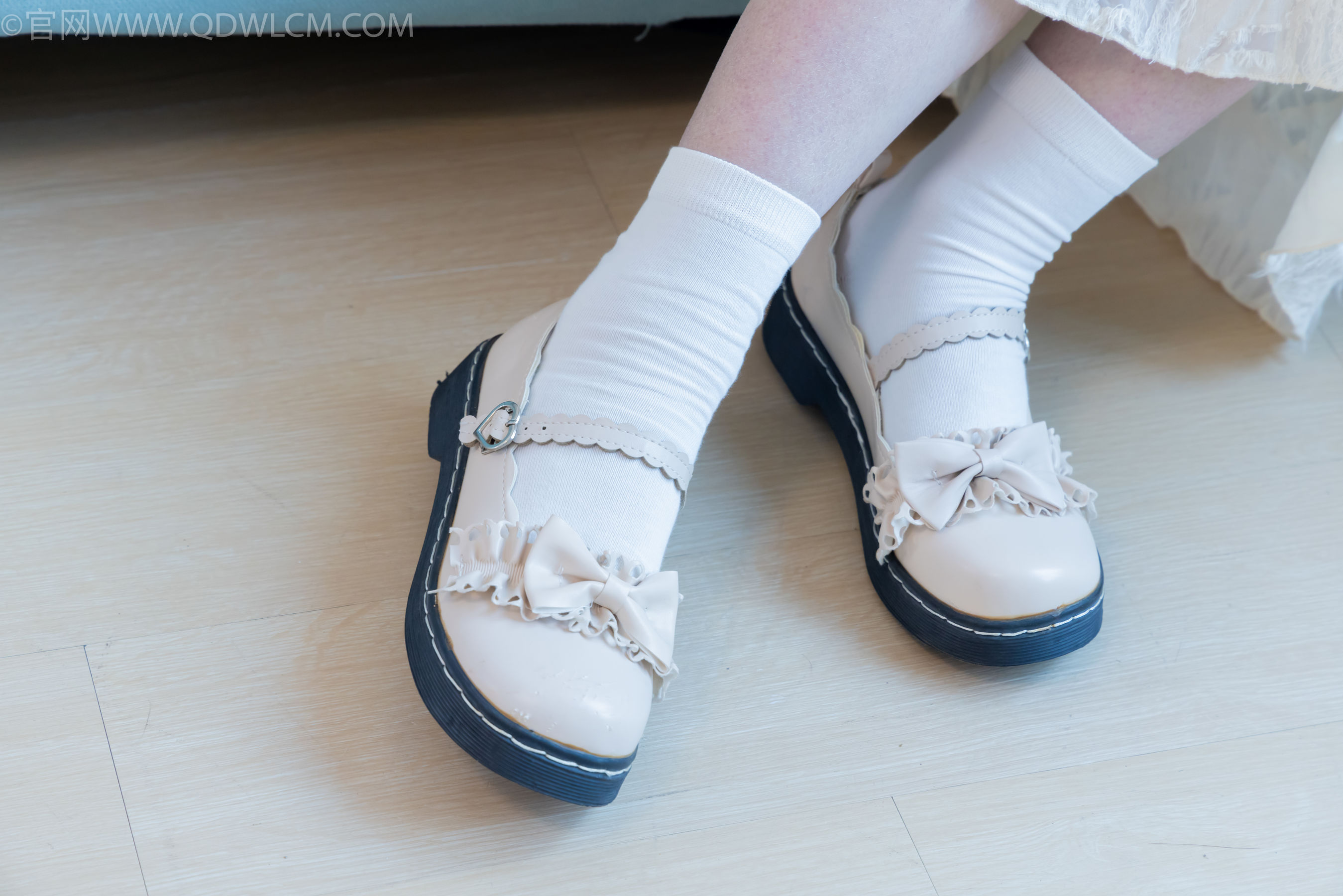 物恋传媒 No.2281 曲奇 - 皮鞋、白棉袜、裸足/(157P)