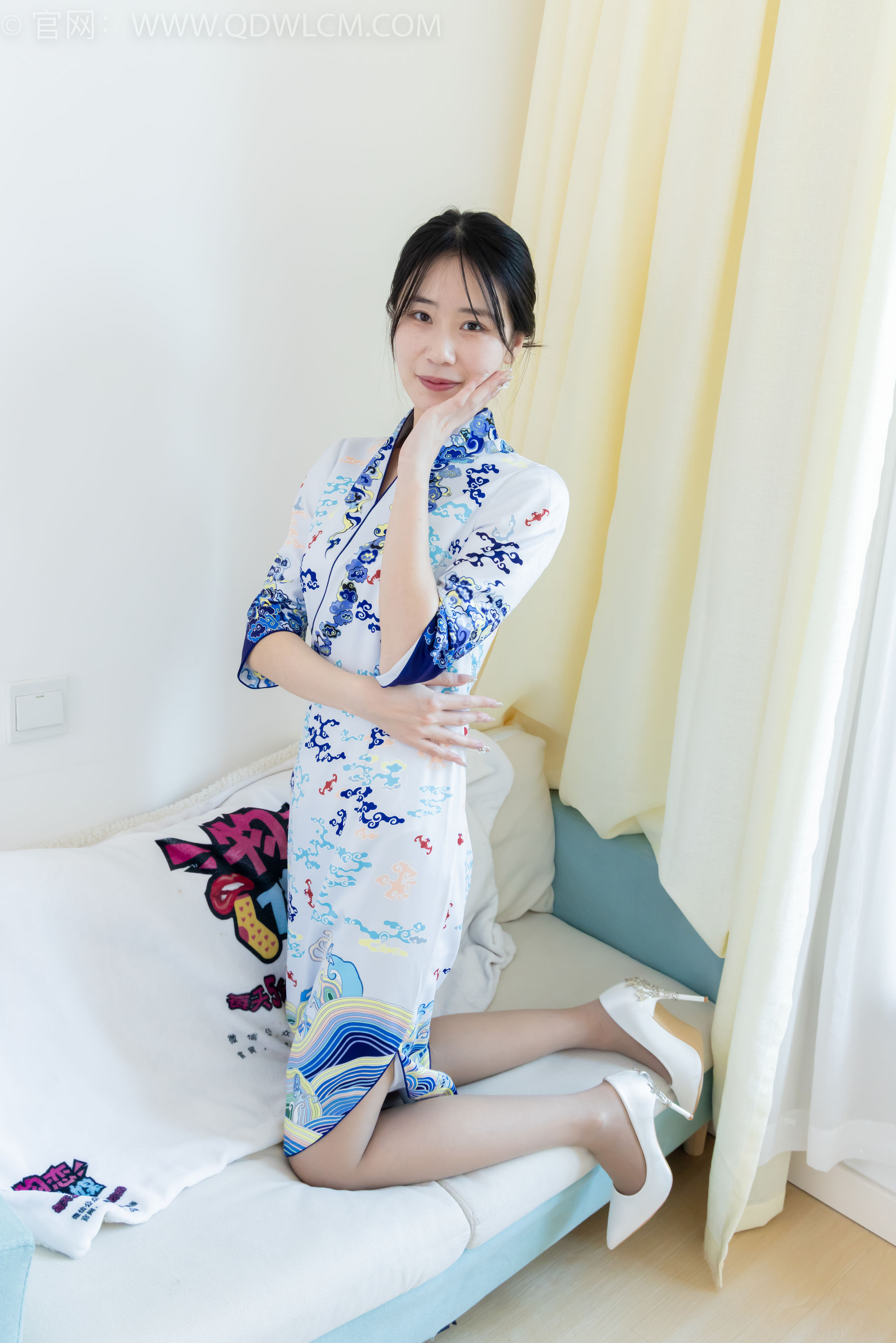 物恋传媒 No.2284 菜菜 - 高跟鞋、薄灰丝、盖被子睡觉剧情/(159P)