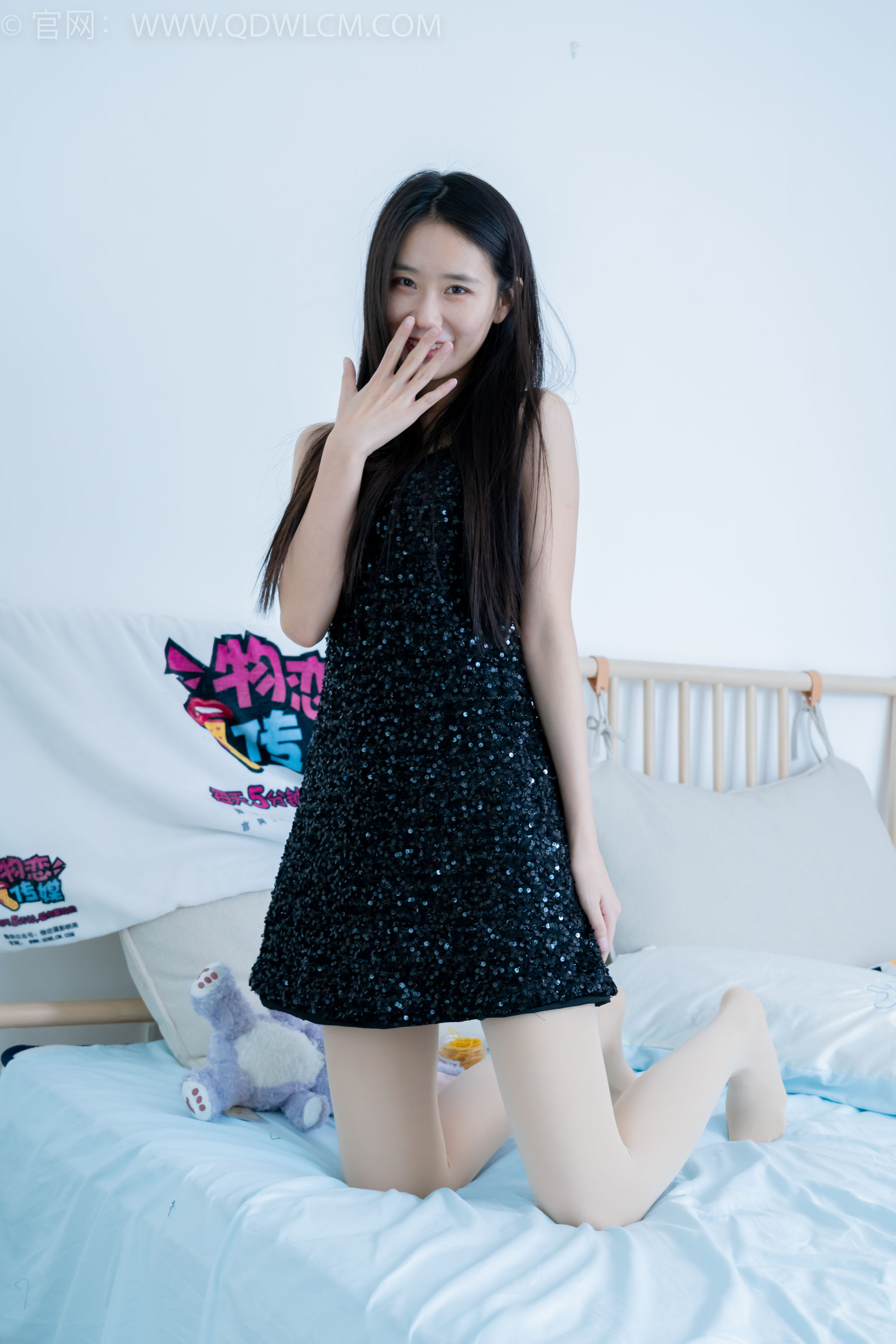 物恋传媒 No.2288 菜菜 - 高跟凉鞋、平底鞋、厚肉丝、油亮薄肉丝/(200P)