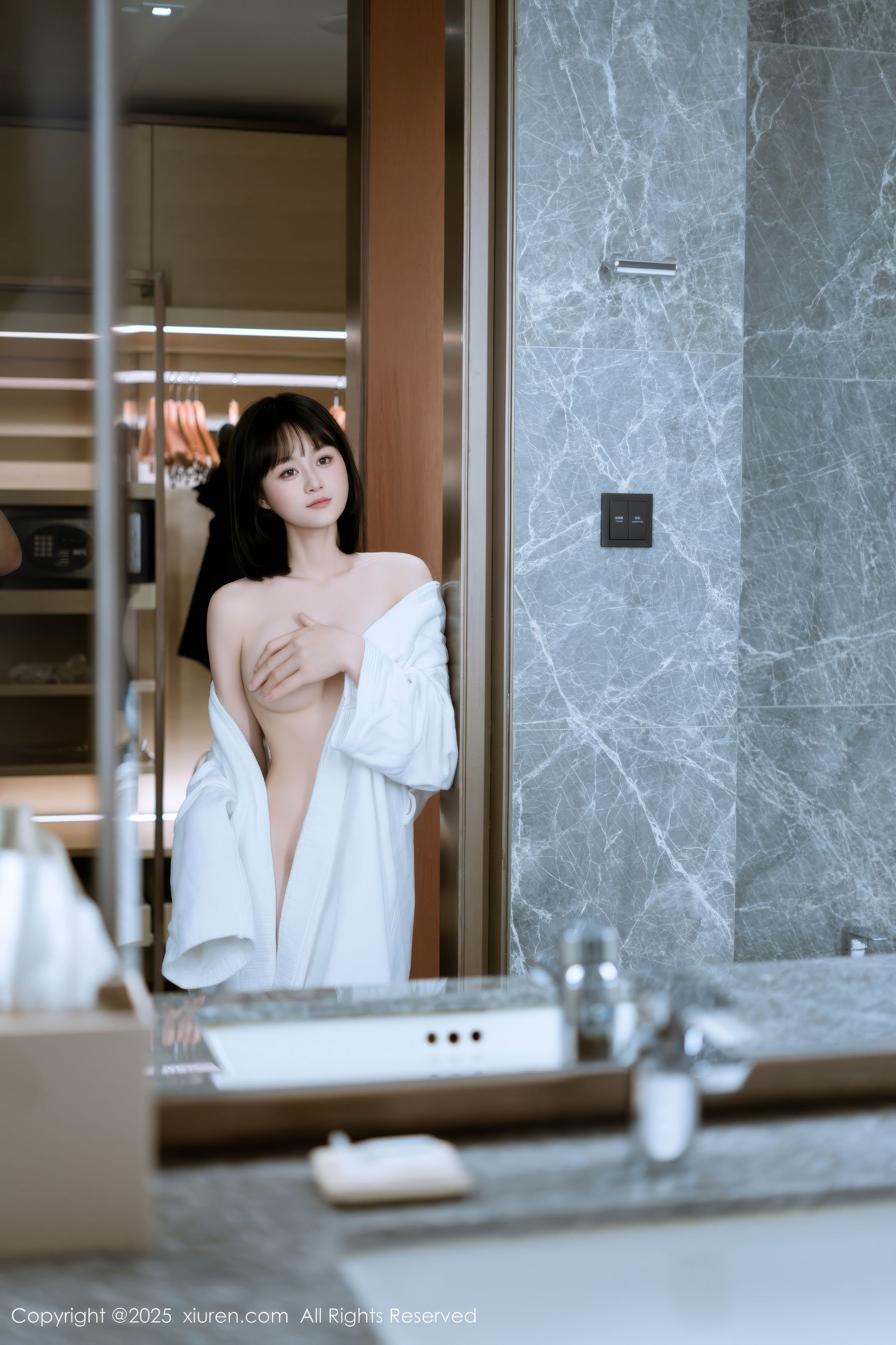 [秀人XiuRen] 2025.03.06 No.9972 涵涵Luna/(74P)