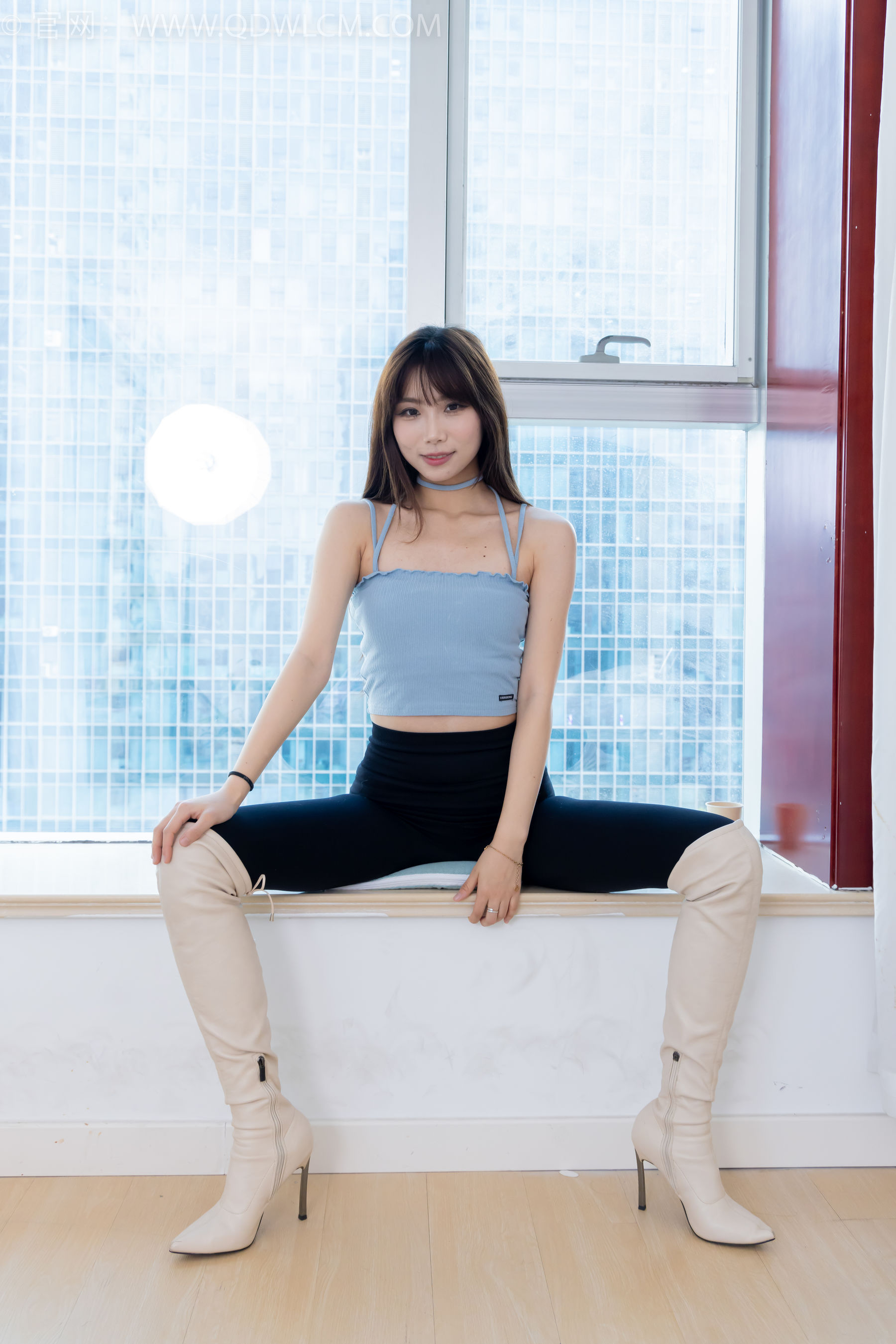 物恋传媒 No.2283 泡泡 - 高跟长靴、卡通白棉袜、裸足/(180P)