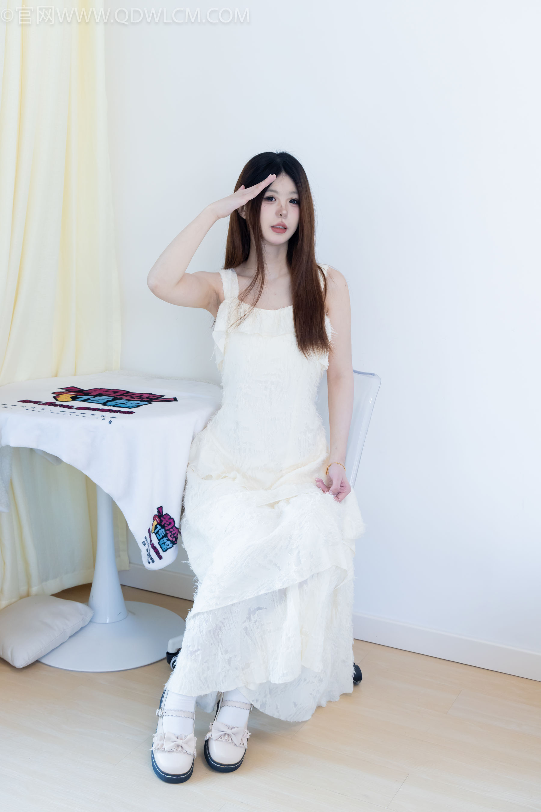 物恋传媒 No.2281 曲奇 - 皮鞋、白棉袜、裸足/(157P)