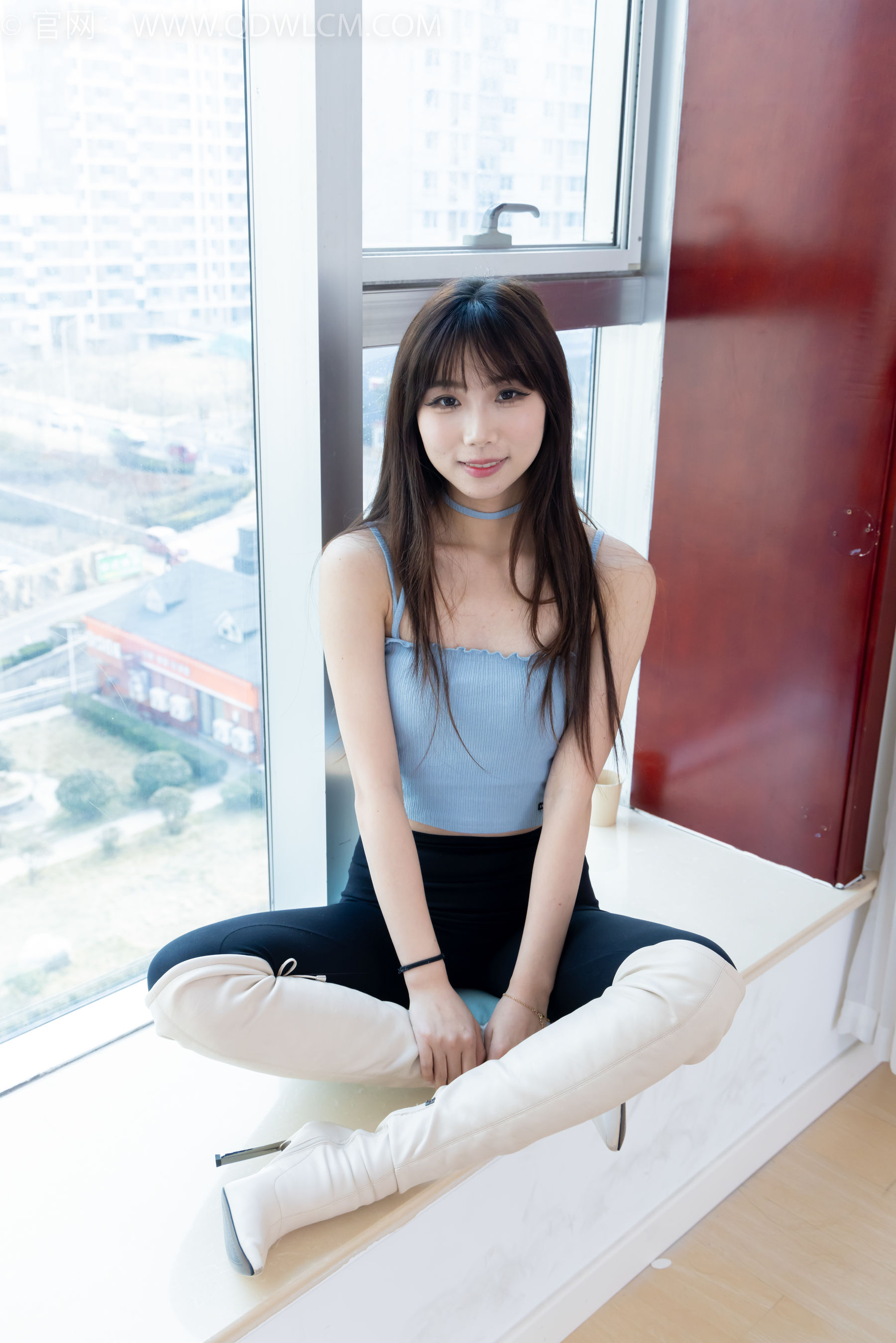 物恋传媒 No.2283 泡泡 - 高跟长靴、卡通白棉袜、裸足/(180P)