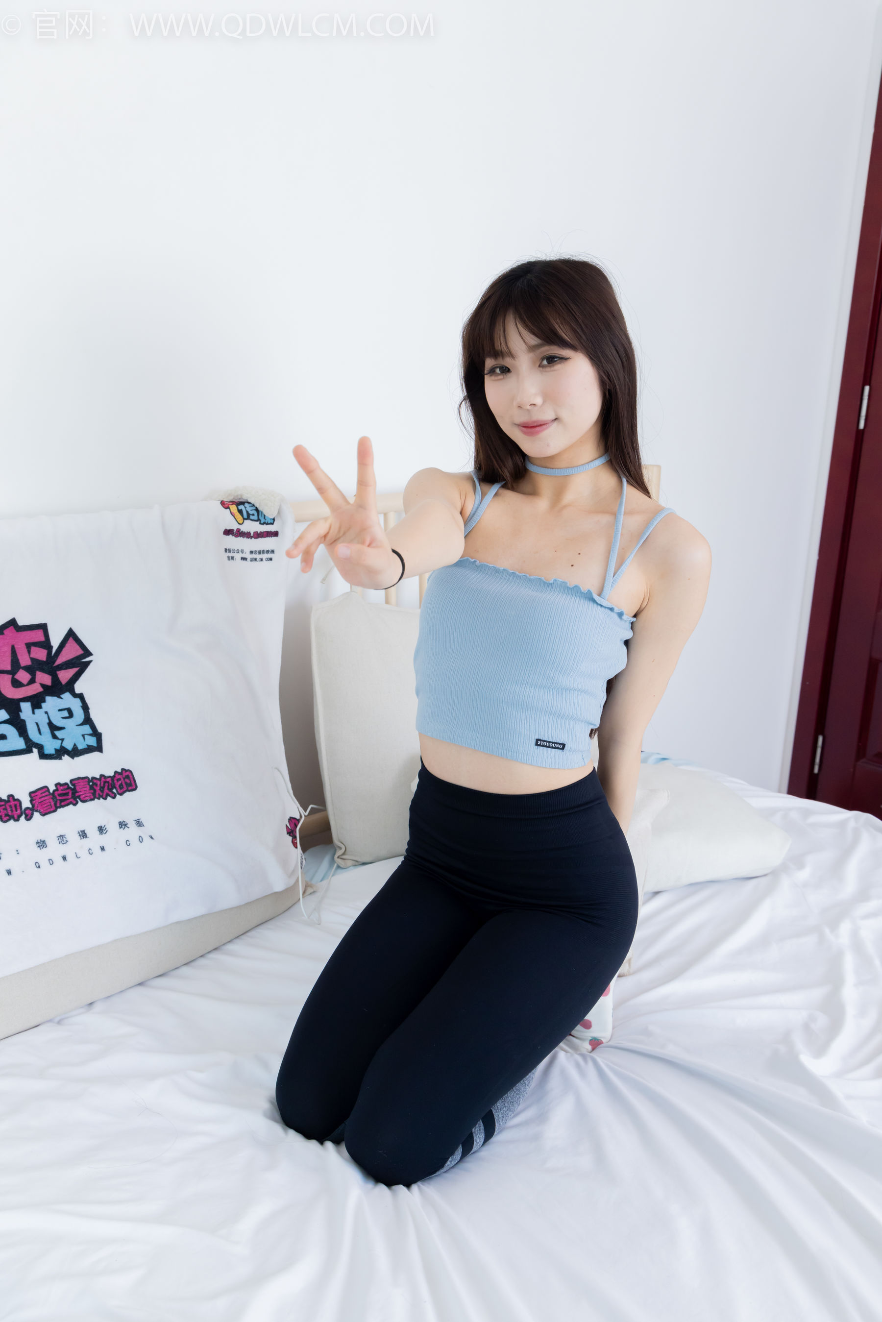 物恋传媒 No.2283 泡泡 - 高跟长靴、卡通白棉袜、裸足/(180P)