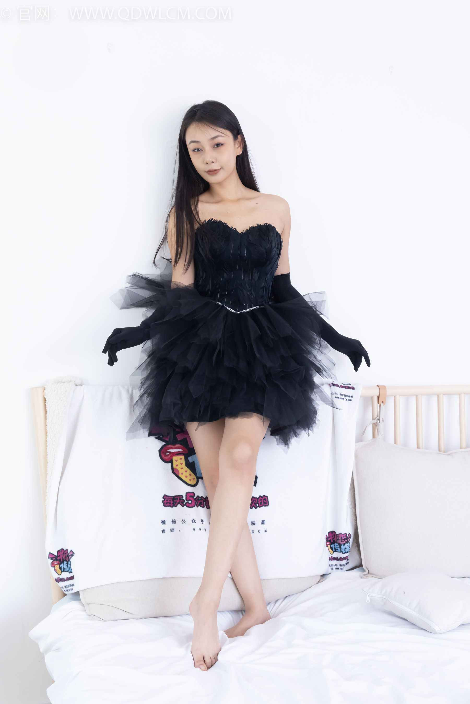 物恋传媒 No.2287 岚岚 - 高跟鞋、黑色网袜、裸足/(220P)