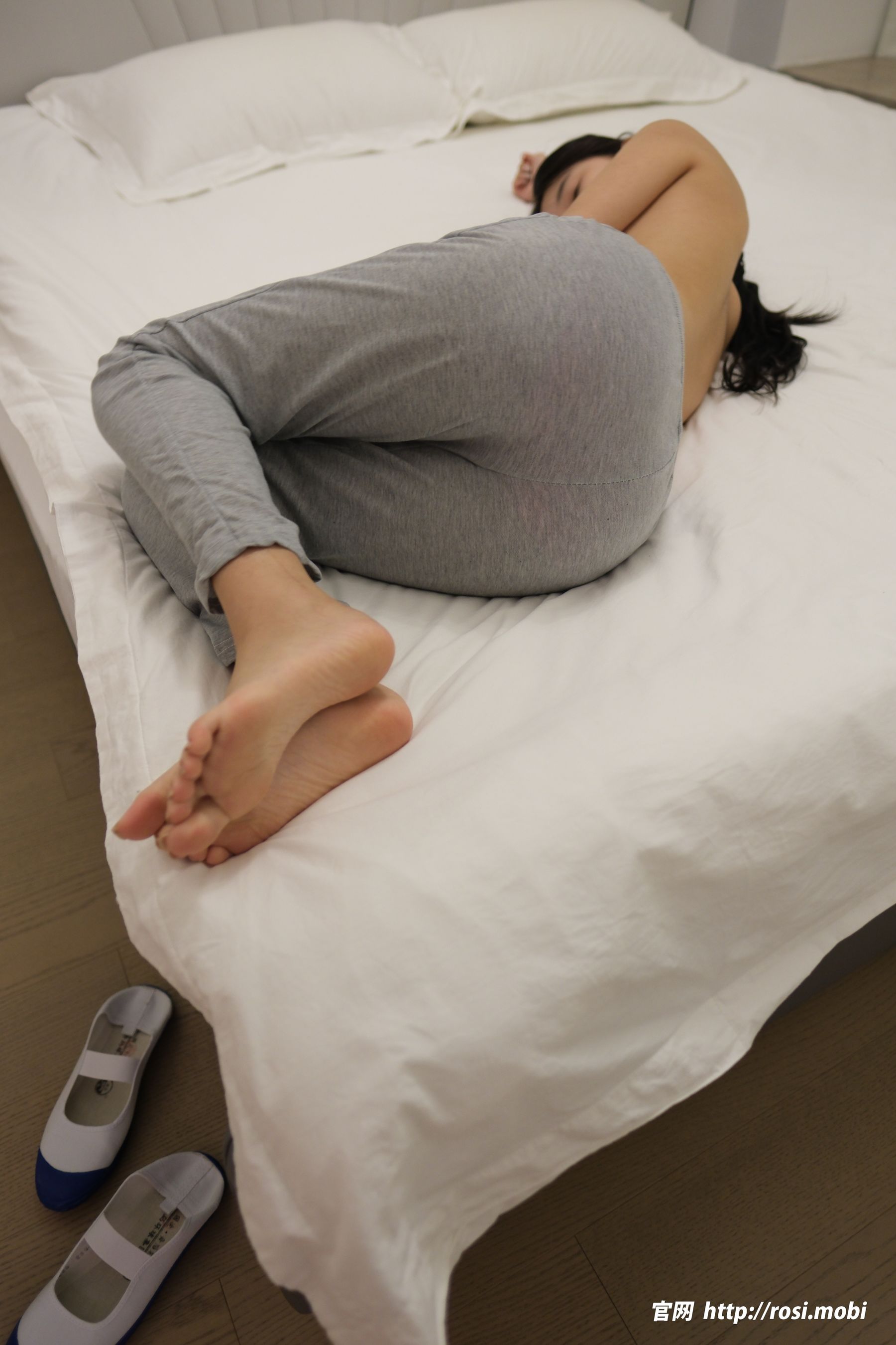 [ROSI写真] 2025.04.04 NO.4869/(69P)