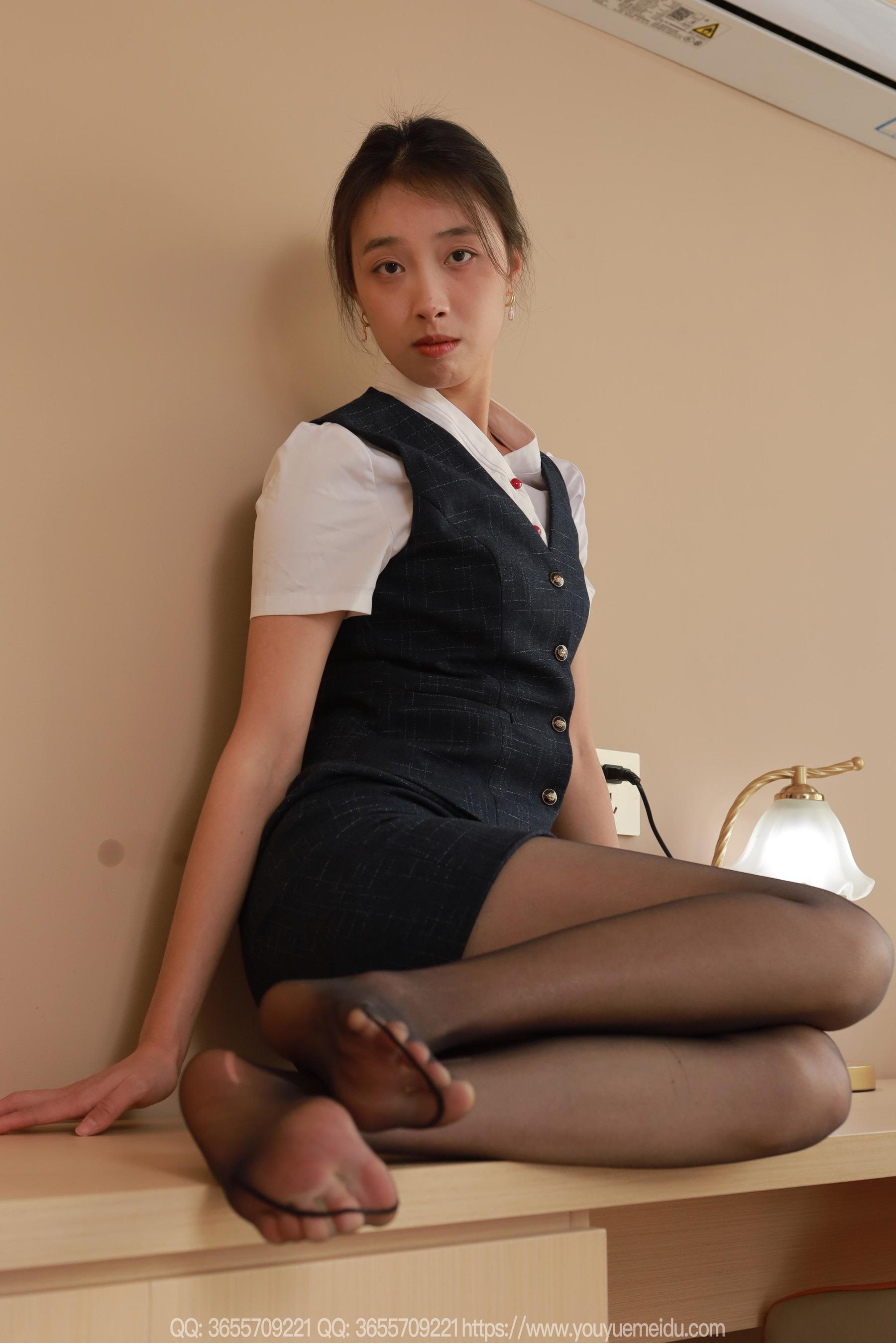 IESS异思趣向 - 模特： 小九 《黑丝服务生（下）》/(84P)