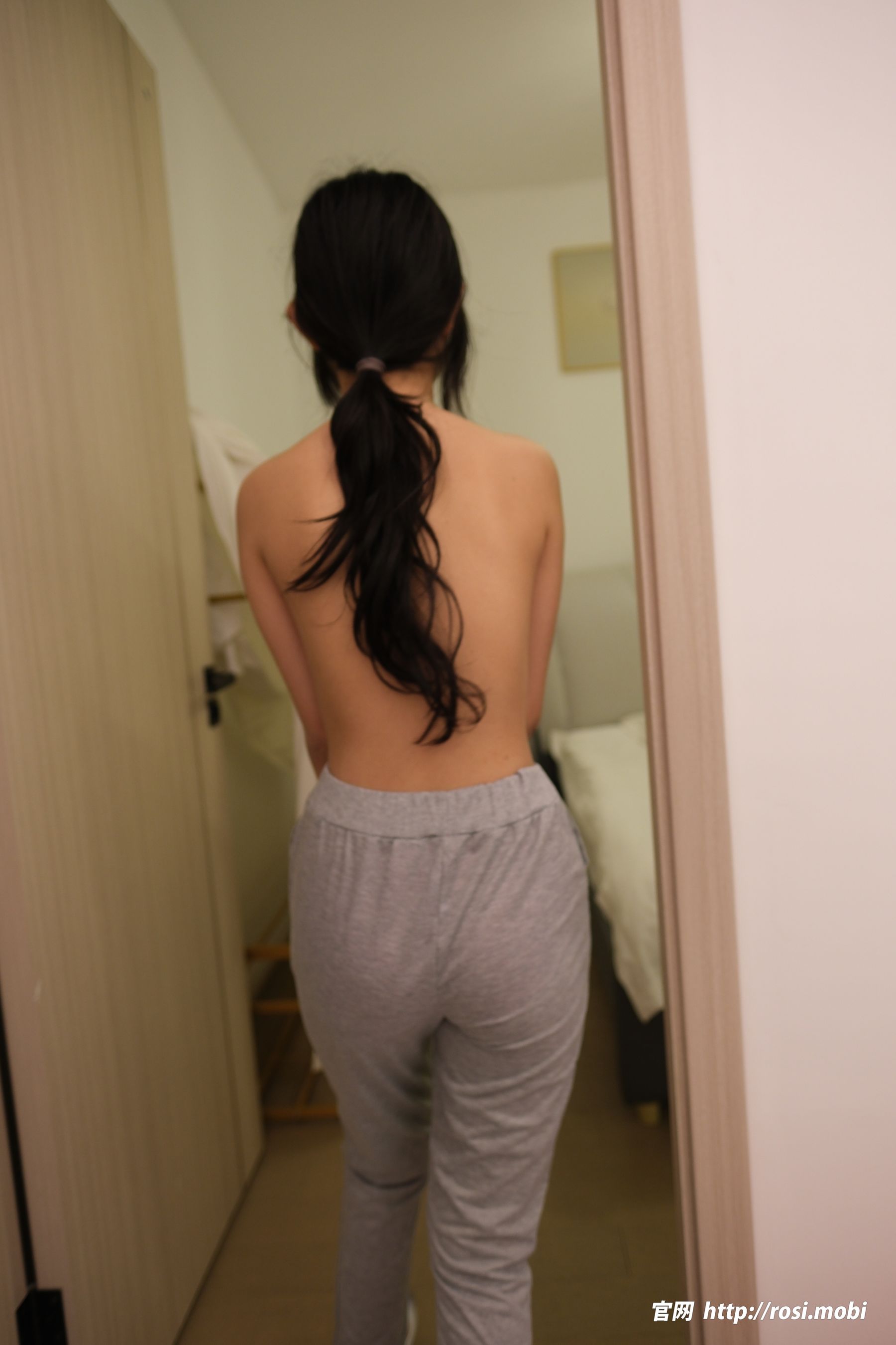 [ROSI写真] 2025.04.04 NO.4869/(69P)