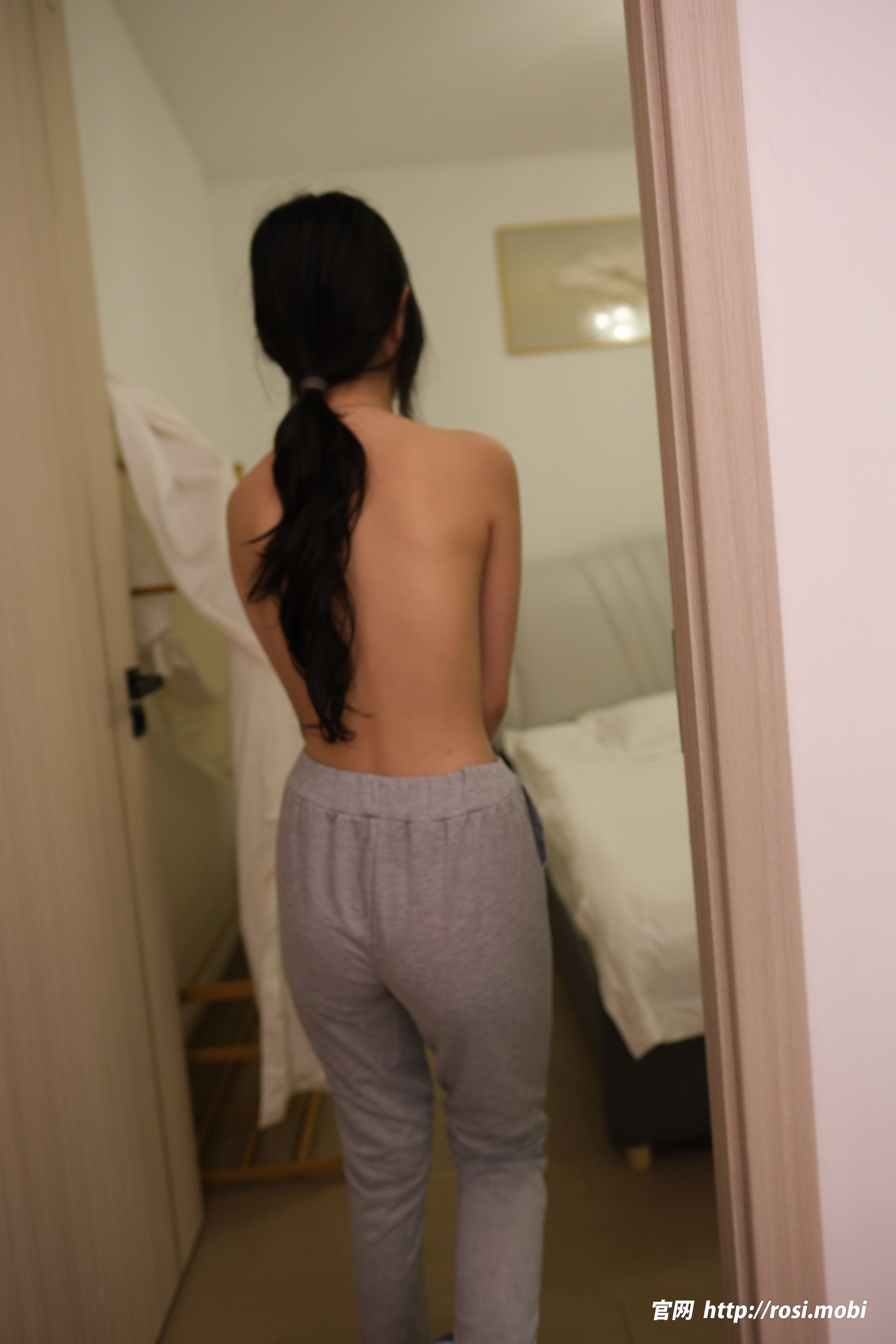 [ROSI写真] 2025.04.04 NO.4869/(69P)