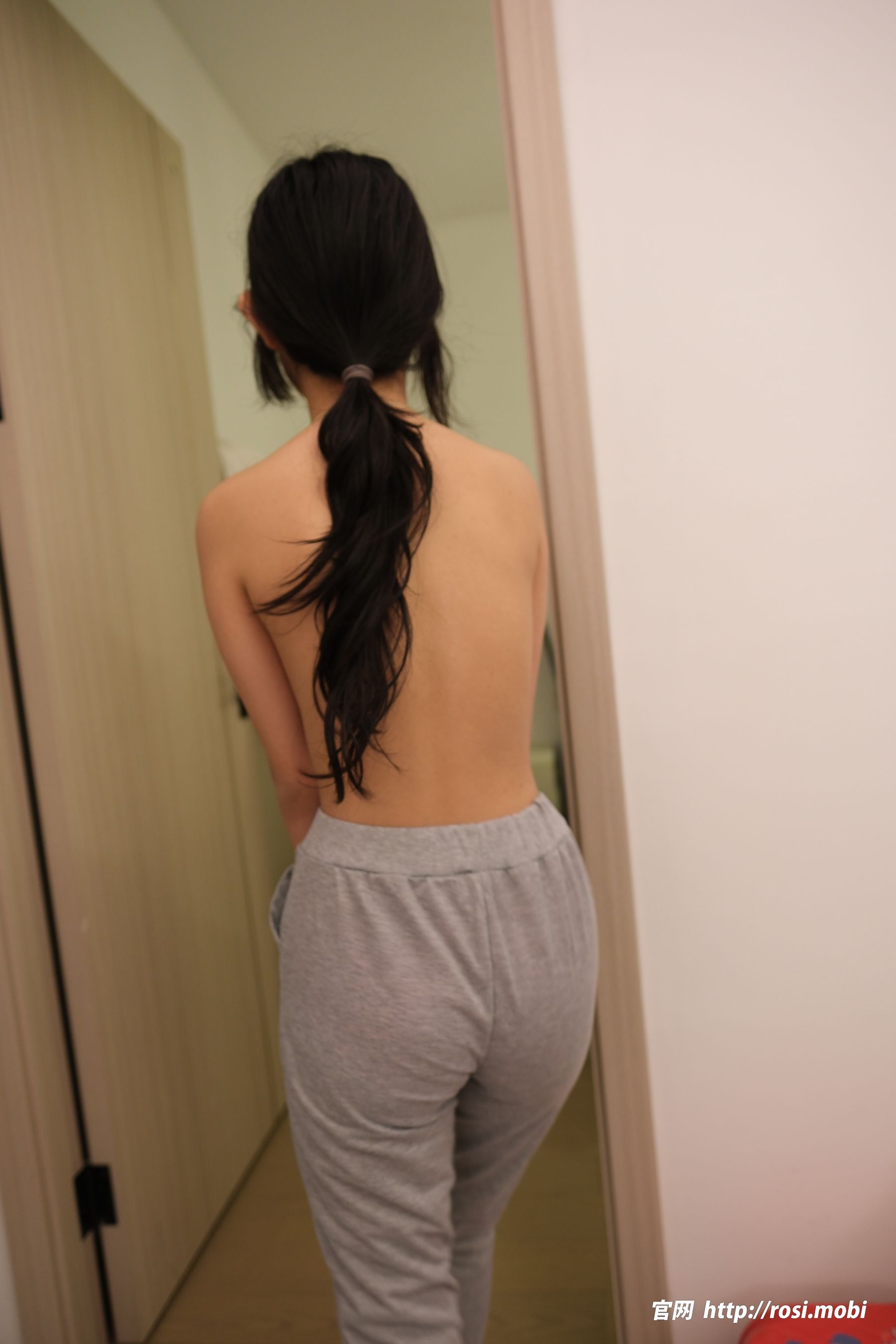 [ROSI写真] 2025.04.04 NO.4869/(69P)