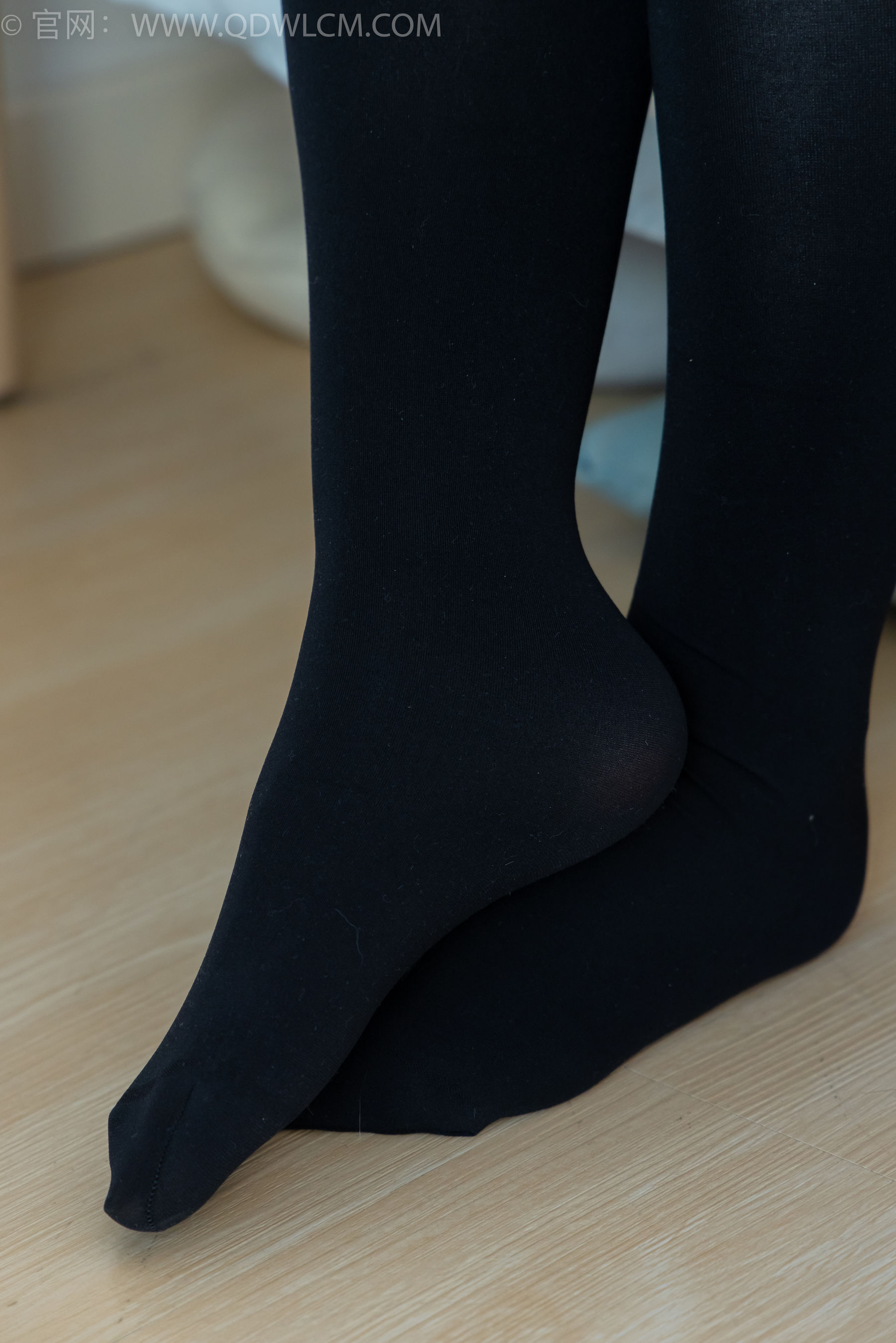 物恋传媒 No.2294 小新 - 平底鞋、厚黑丝、裸足/(150P)