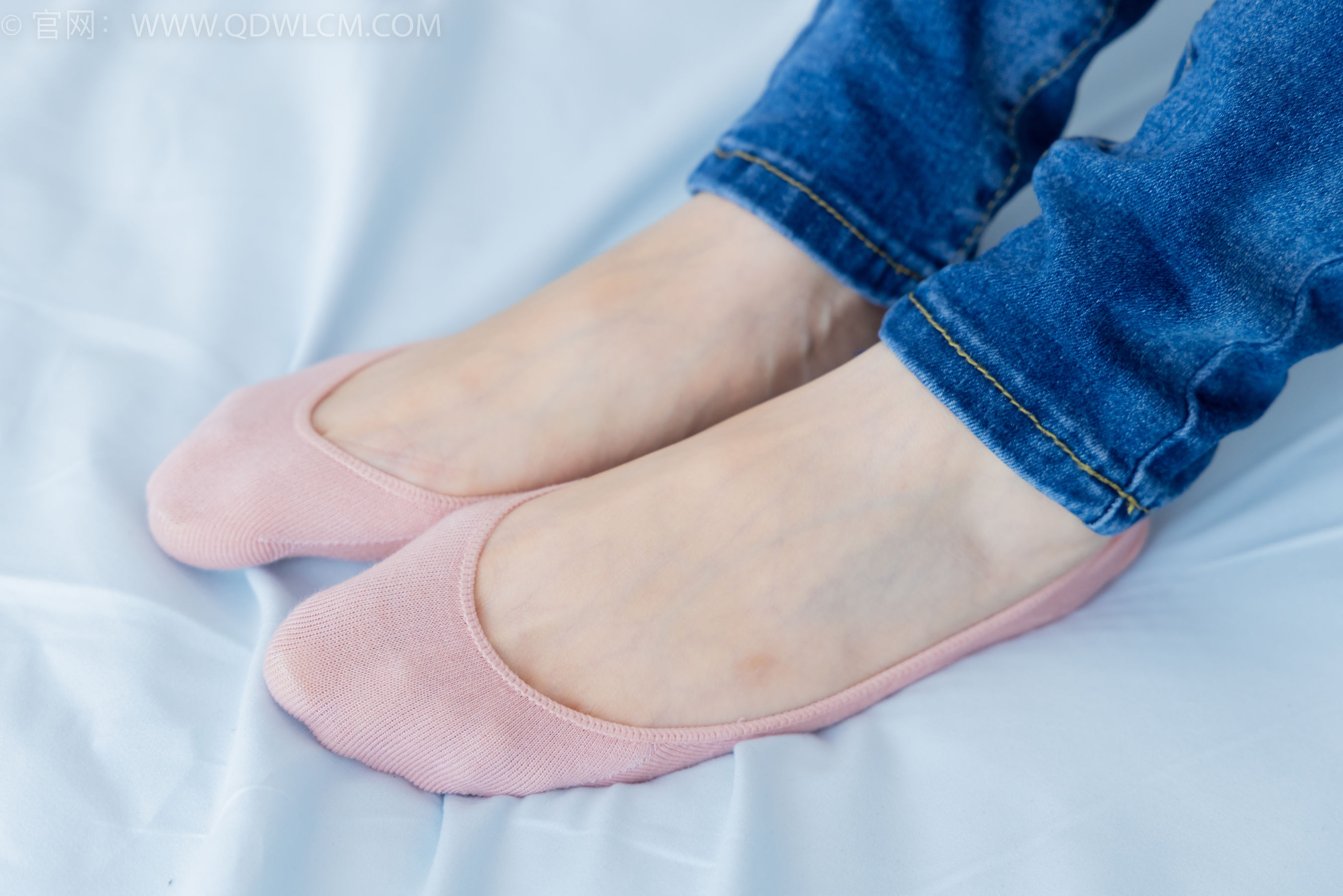 物恋传媒 No.2293 小竹 - 匡威帆布鞋、粉色船袜、肚子疼揉肚子剧情/(160P)