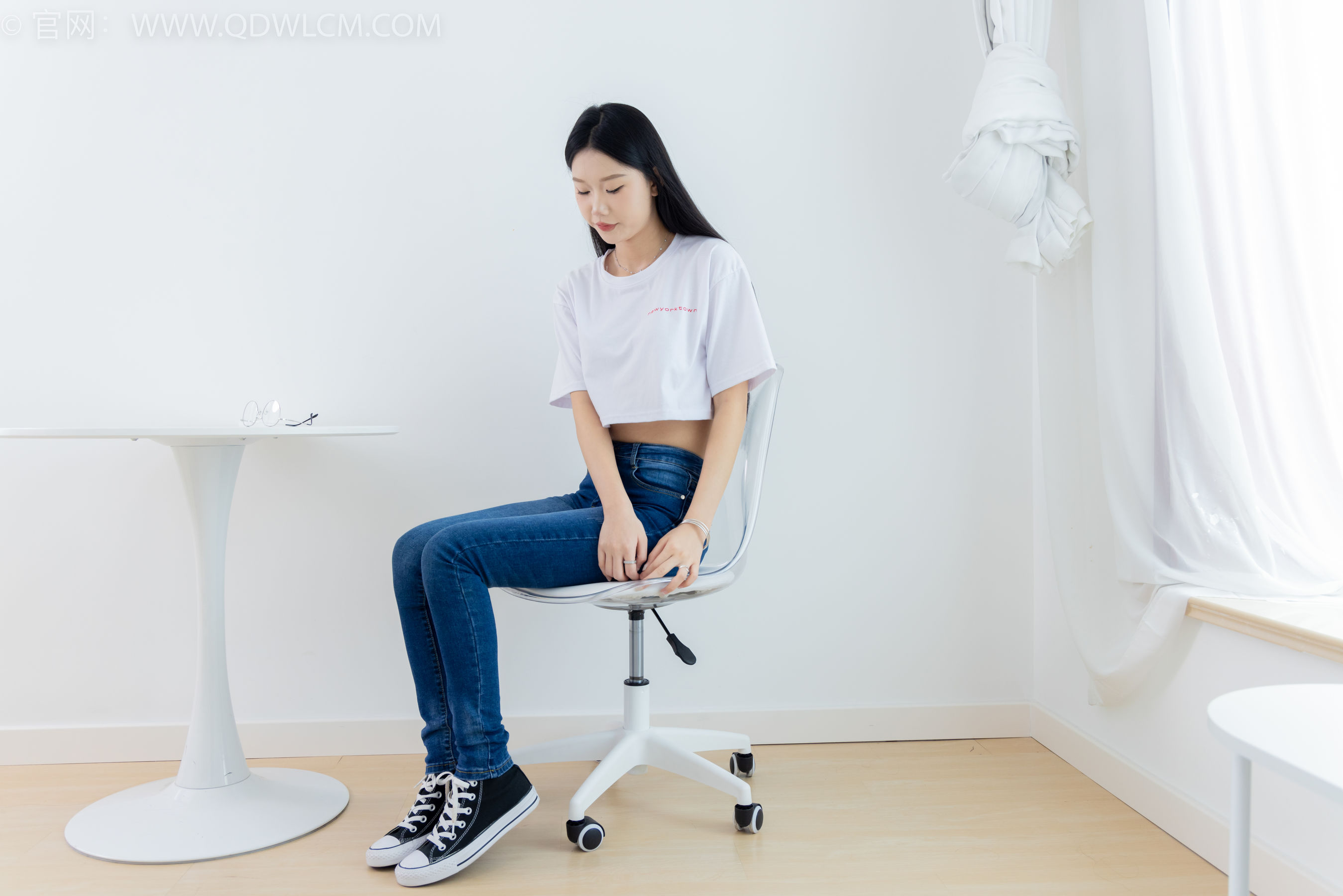 物恋传媒 No.2293 小竹 - 匡威帆布鞋、粉色船袜、肚子疼揉肚子剧情/(160P)