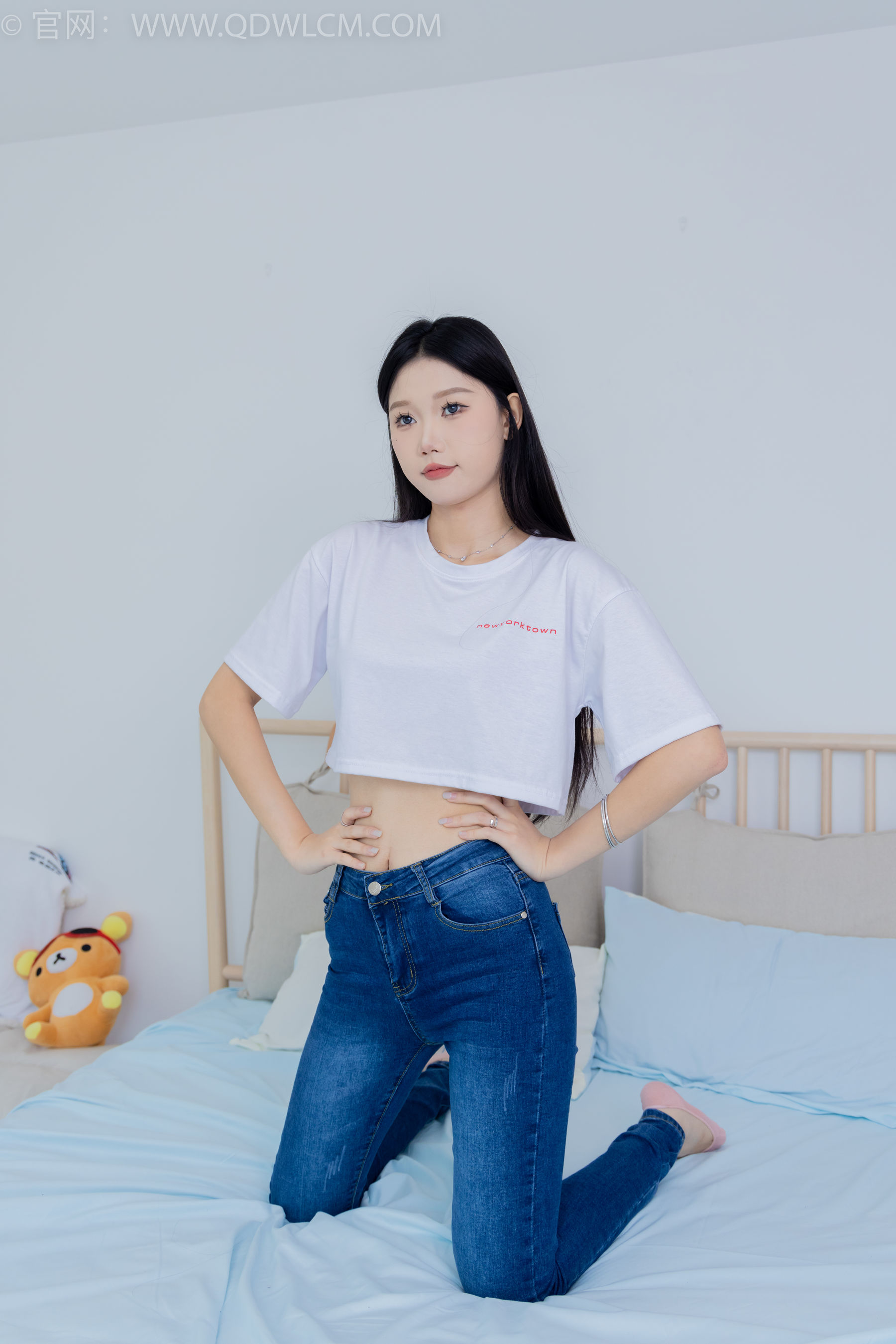 物恋传媒 No.2293 小竹 - 匡威帆布鞋、粉色船袜、肚子疼揉肚子剧情/(160P)