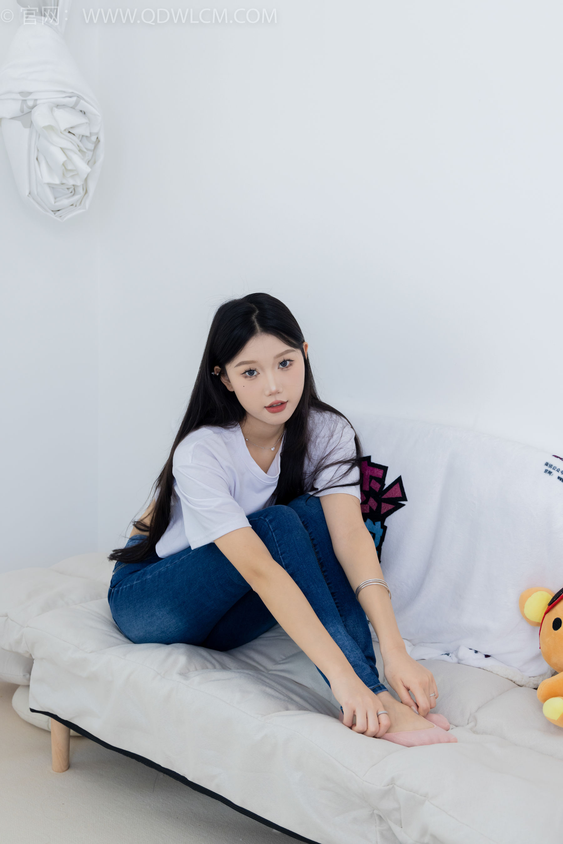 物恋传媒 No.2293 小竹 - 匡威帆布鞋、粉色船袜、肚子疼揉肚子剧情/(160P)