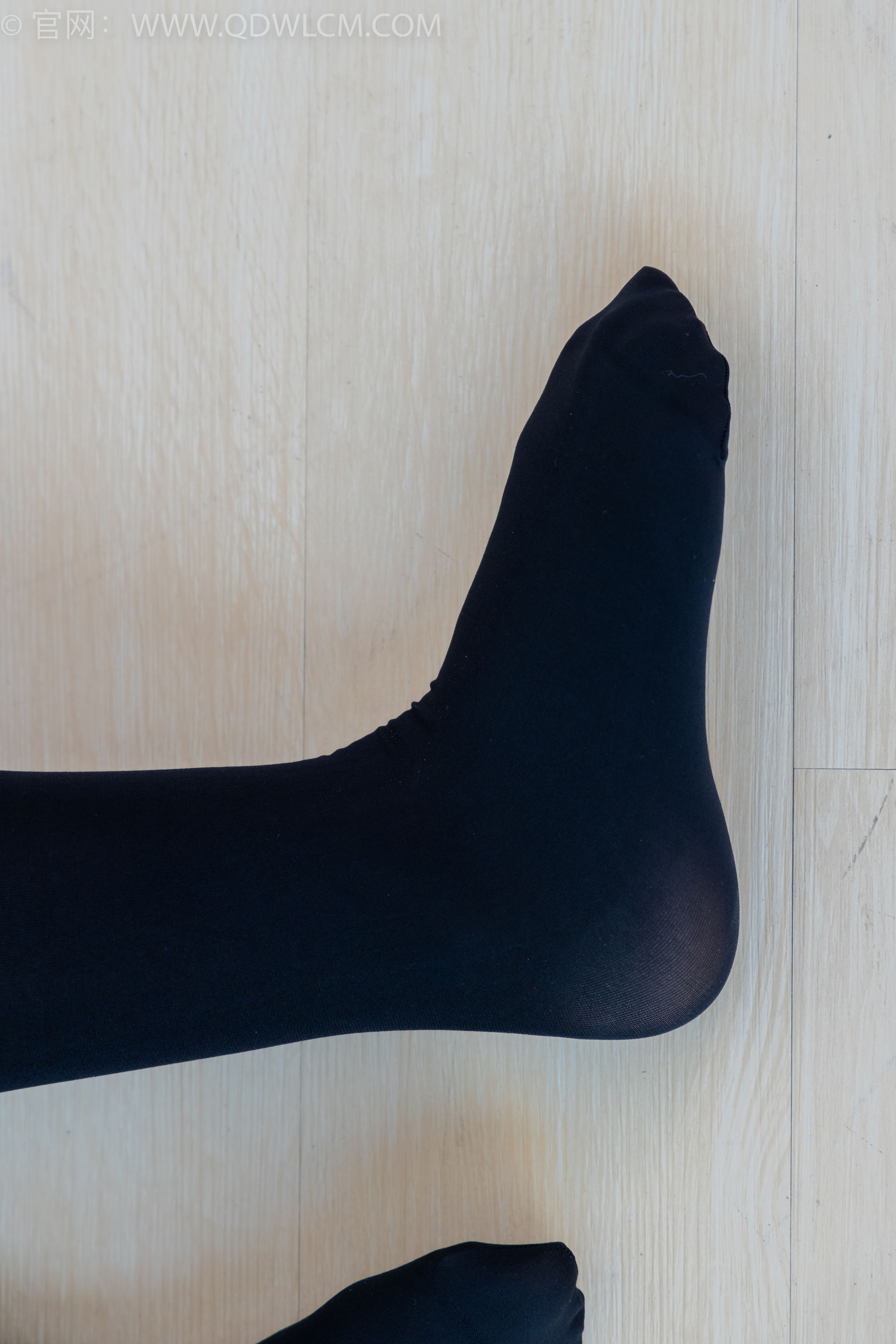 物恋传媒 No.2294 小新 - 平底鞋、厚黑丝、裸足/(150P)