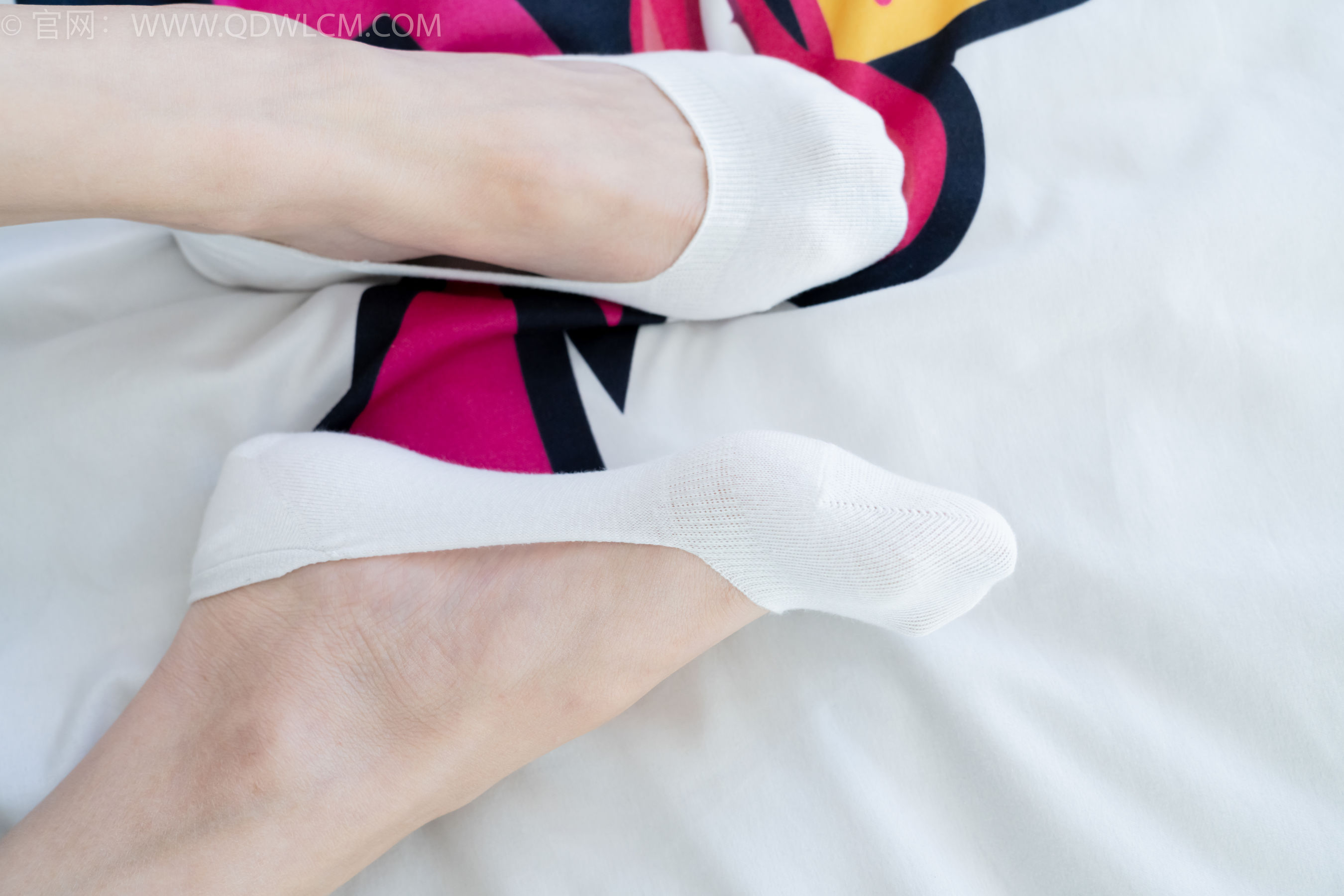 物恋传媒 No.2290 茯苓 - 板鞋、皮鞋、白船袜、黑棉袜、皮筋绑脚老头乐挠脚剧情/(230P)