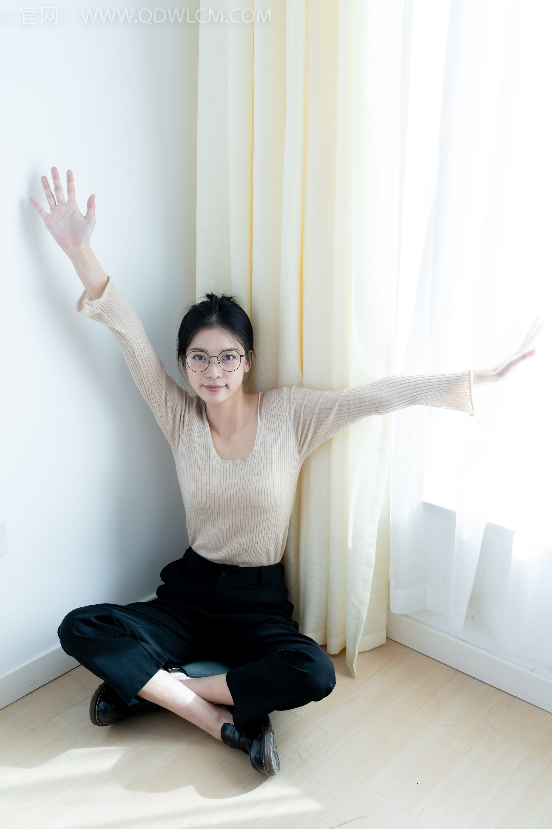 物恋传媒 No.2290 茯苓 - 板鞋、皮鞋、白船袜、黑棉袜、皮筋绑脚老头乐挠脚剧情/(230P)