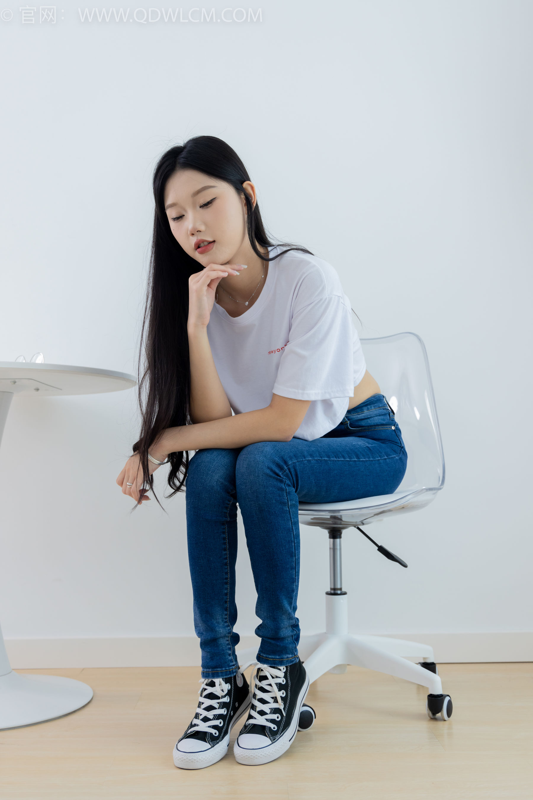 物恋传媒 No.2293 小竹 - 匡威帆布鞋、粉色船袜、肚子疼揉肚子剧情/(160P)