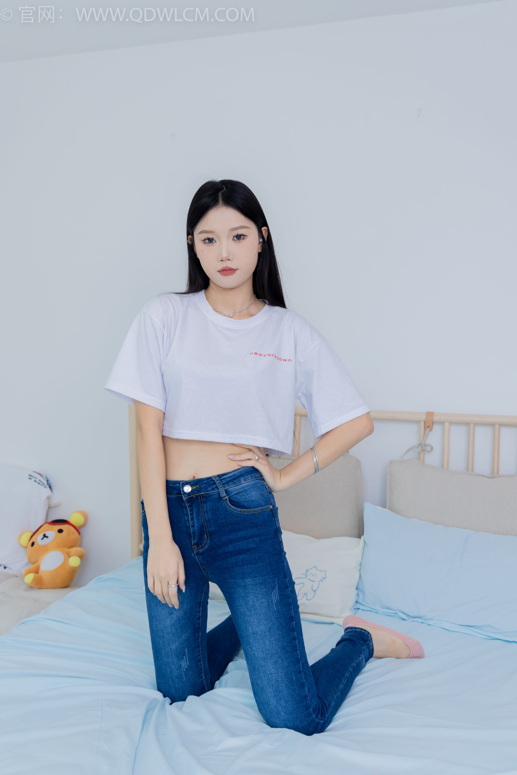 物恋传媒 No.2293 小竹 - 匡威帆布鞋、粉色船袜、肚子疼揉肚子剧情/(160P)