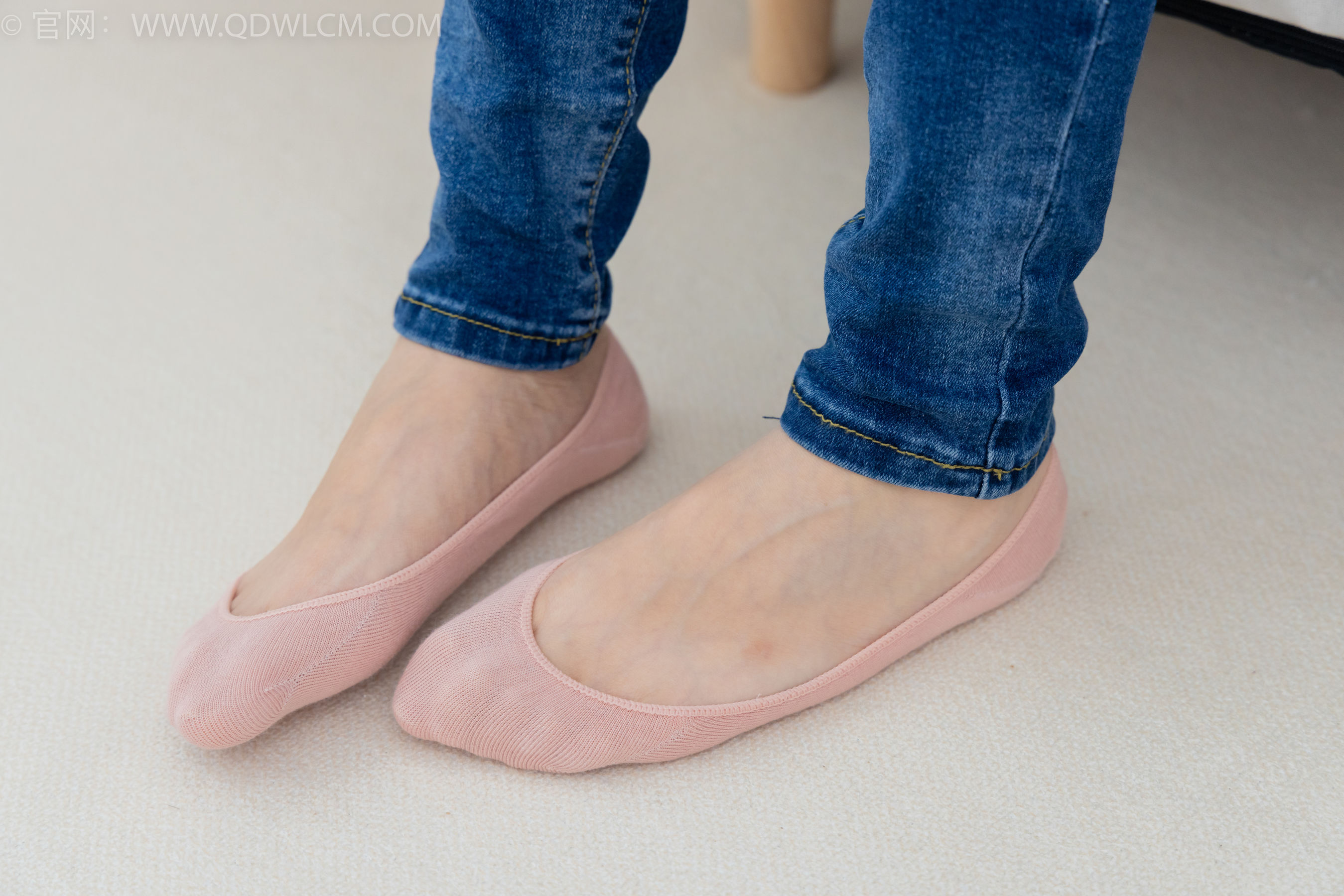 物恋传媒 No.2293 小竹 - 匡威帆布鞋、粉色船袜、肚子疼揉肚子剧情/(160P)