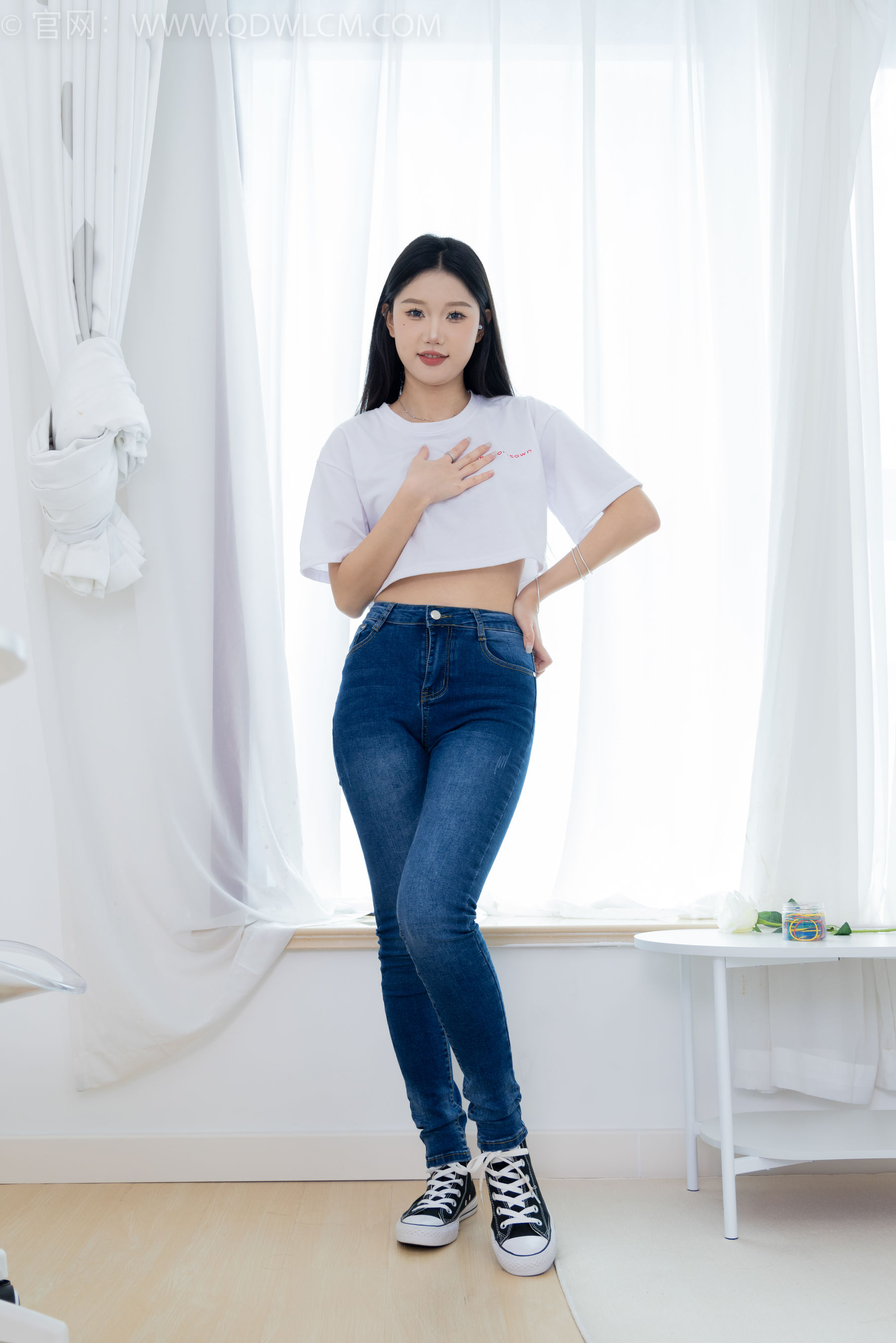 物恋传媒 No.2293 小竹 - 匡威帆布鞋、粉色船袜、肚子疼揉肚子剧情/(160P)