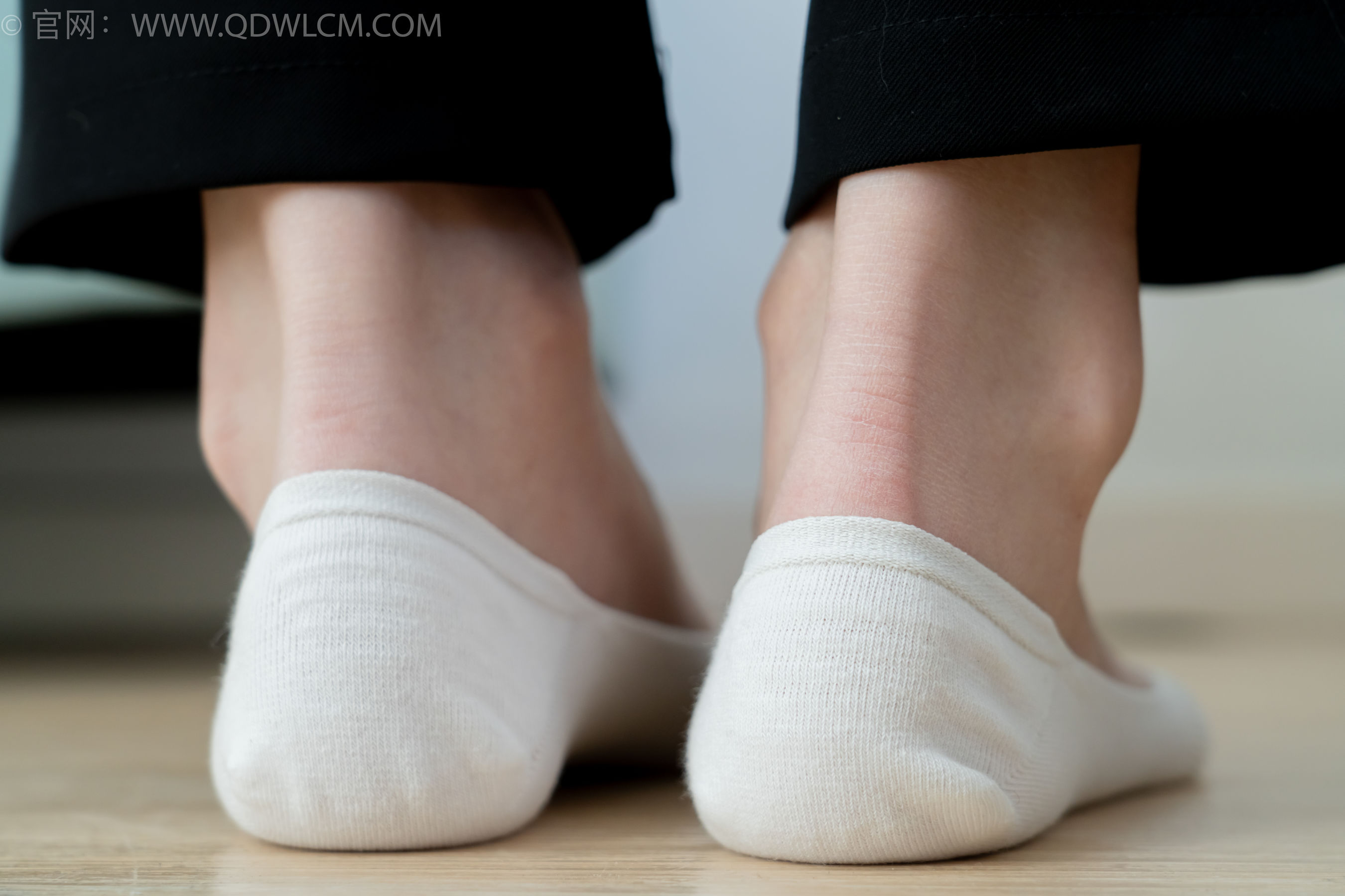 物恋传媒 No.2290 茯苓 - 板鞋、皮鞋、白船袜、黑棉袜、皮筋绑脚老头乐挠脚剧情/(230P)