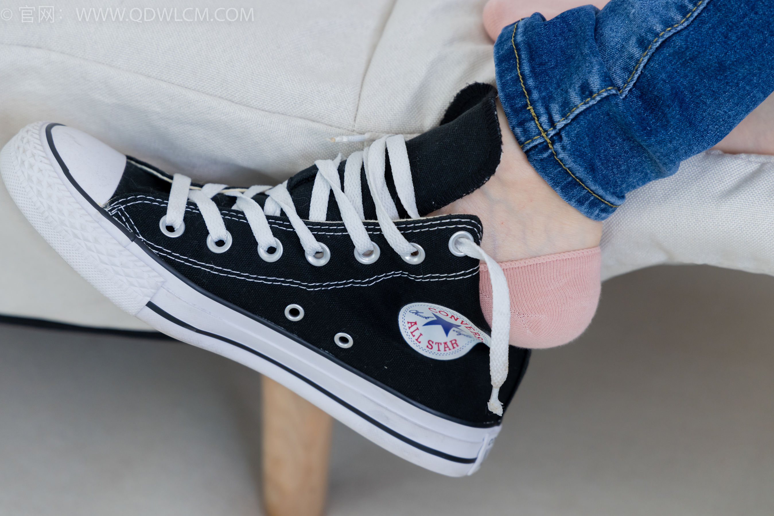 物恋传媒 No.2293 小竹 - 匡威帆布鞋、粉色船袜、肚子疼揉肚子剧情/(160P)