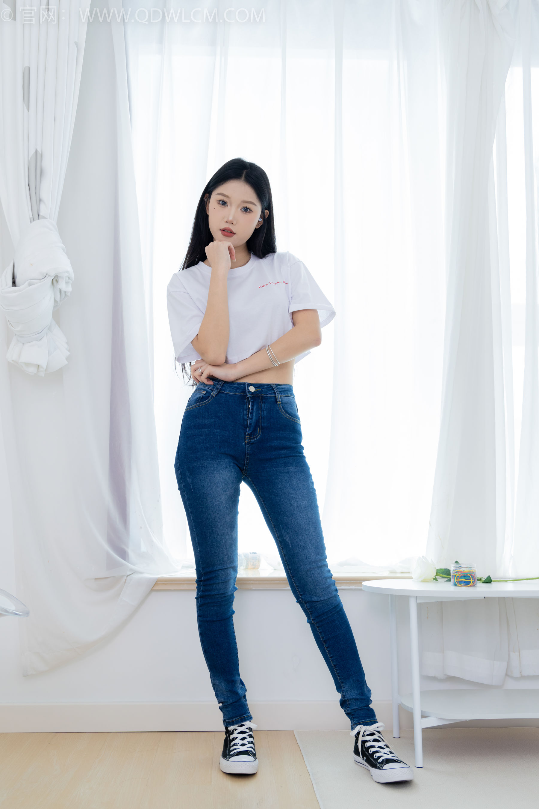 物恋传媒 No.2293 小竹 - 匡威帆布鞋、粉色船袜、肚子疼揉肚子剧情/(160P)